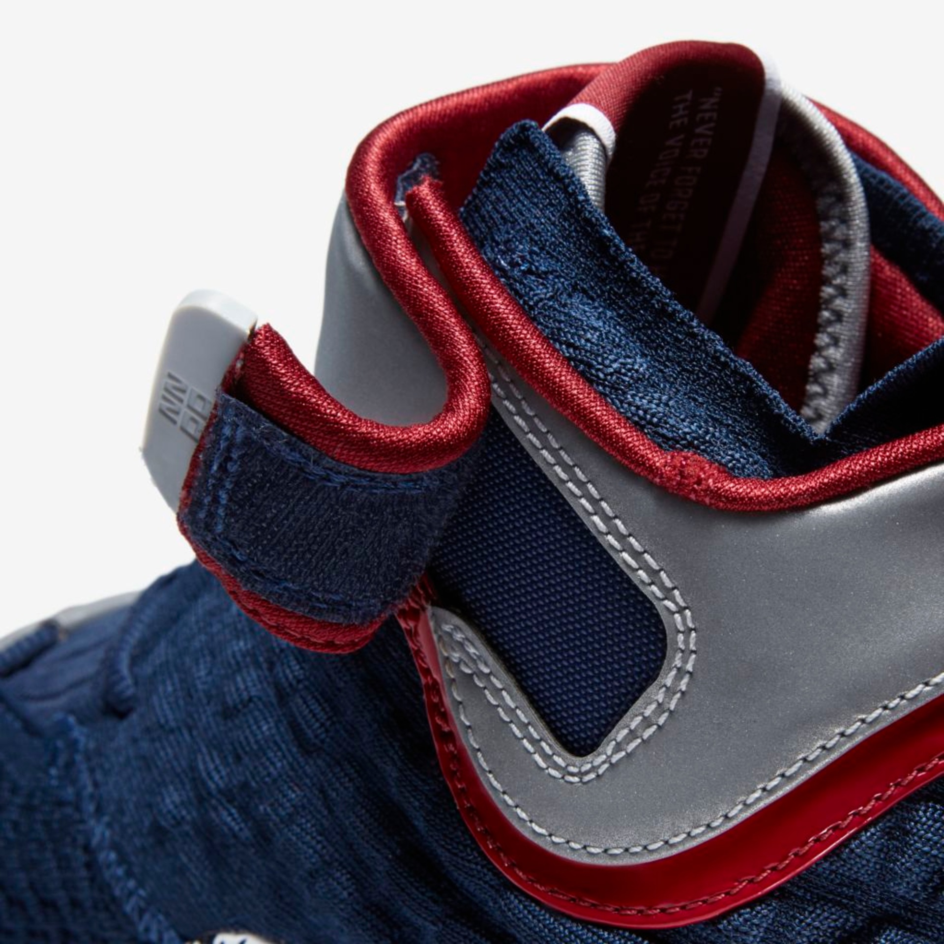 Tênis Nike LeBron 17 FP Masculino - Foto 10