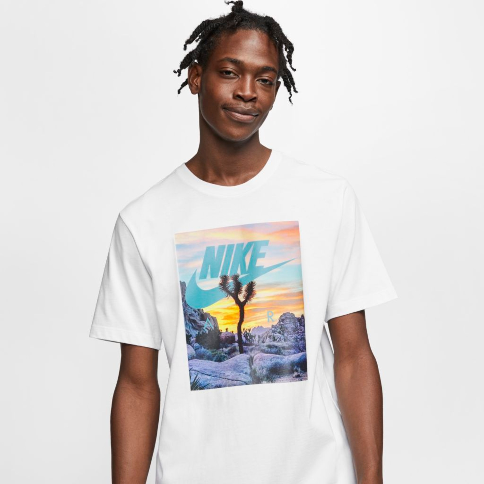 Camiseta Nike Sportswear Masculina - Foto 3