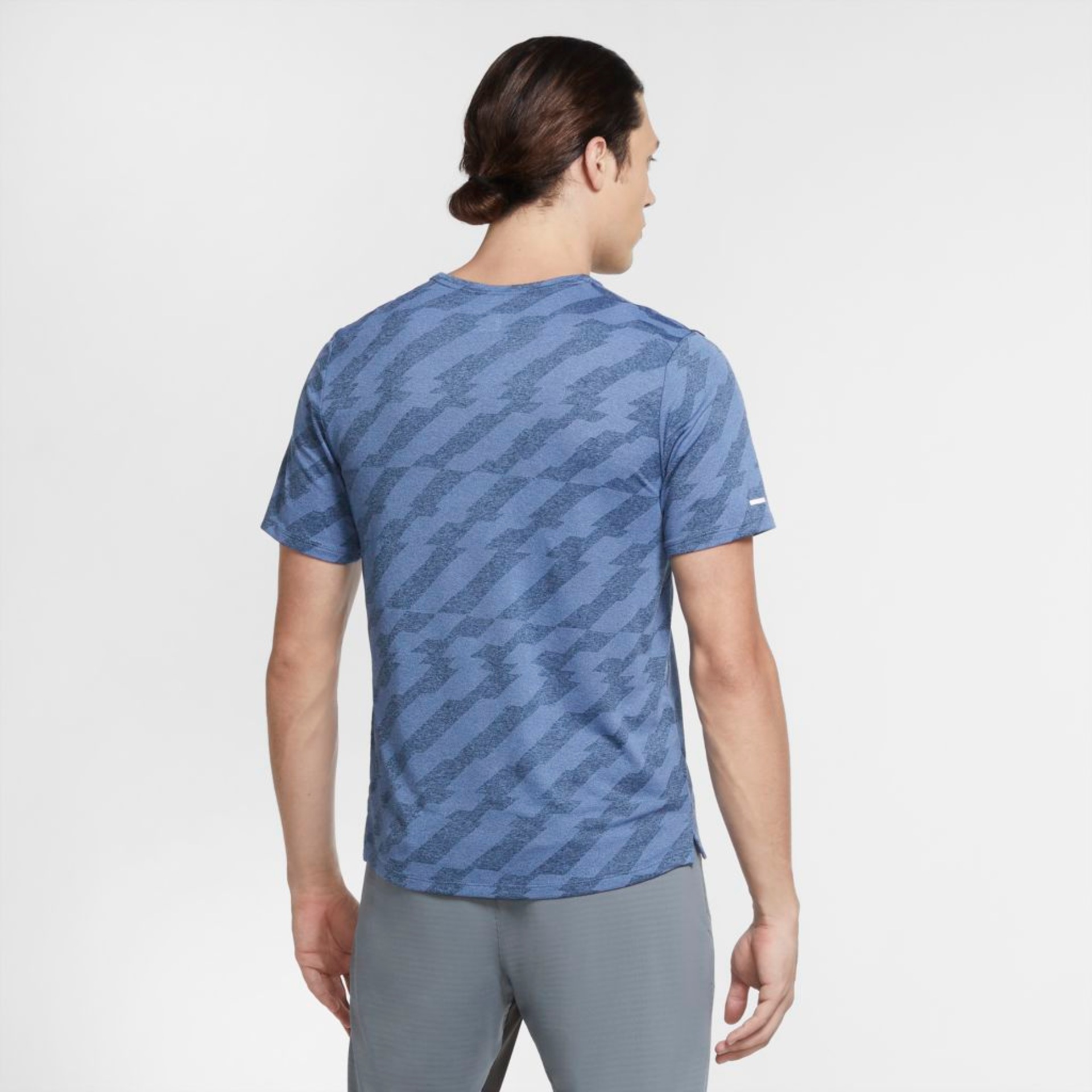Camiseta Nike Dri-Fit Miler Future Fast Masculina - Foto 2