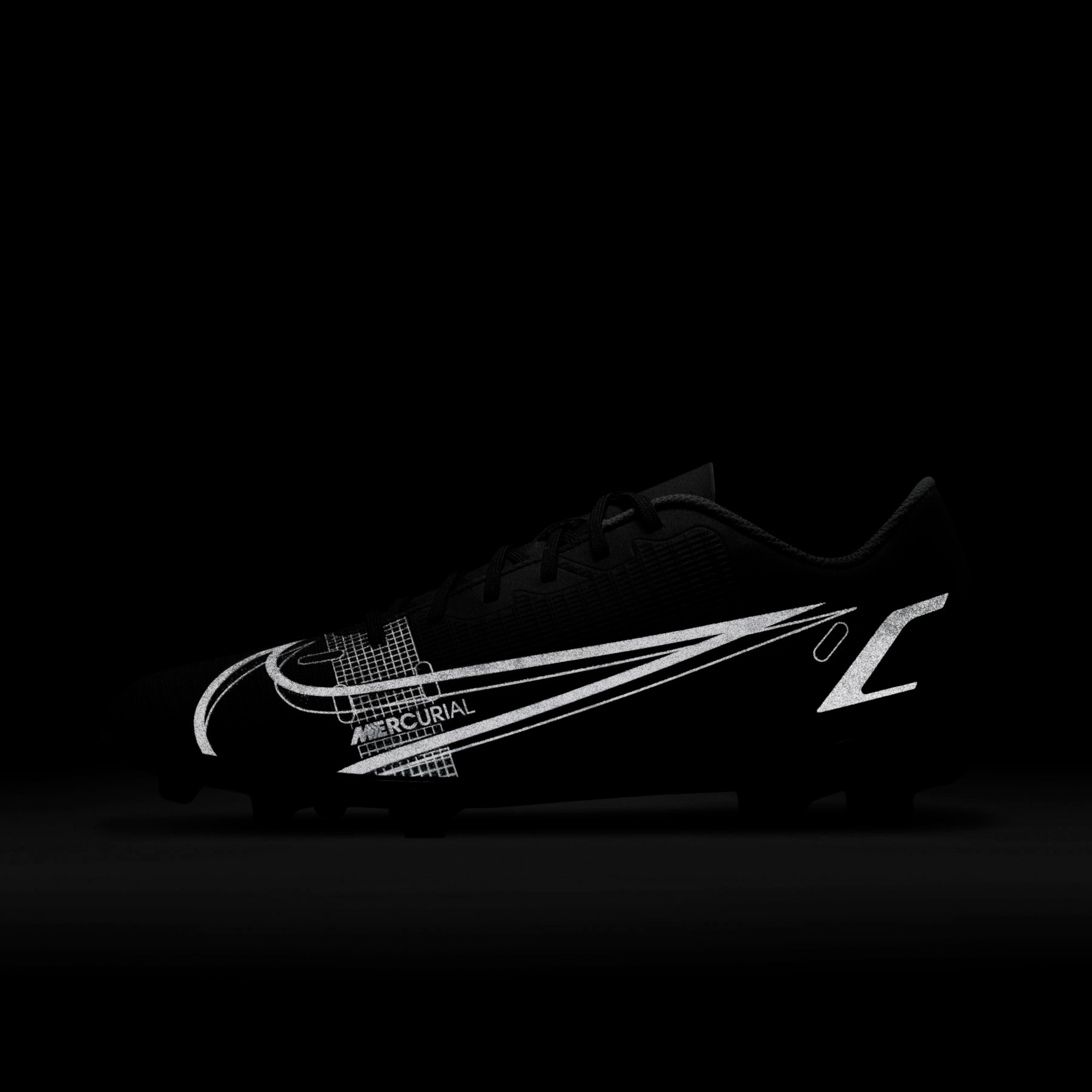 Chuteira Nike Mercurial Vapor 14 Club Campo - Foto 12