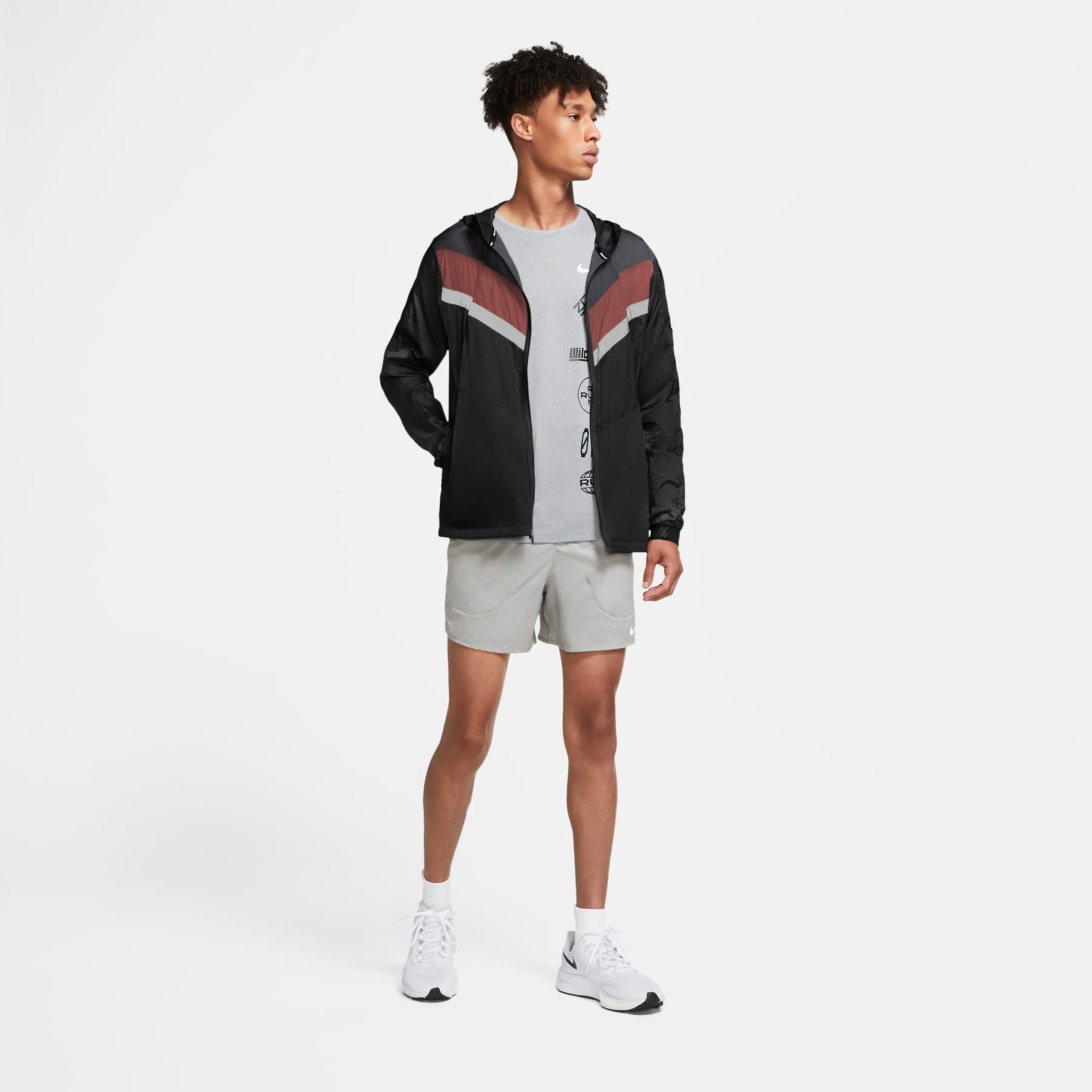 Jaqueta Nike Windrunner Wild Run Masculina - Foto 9