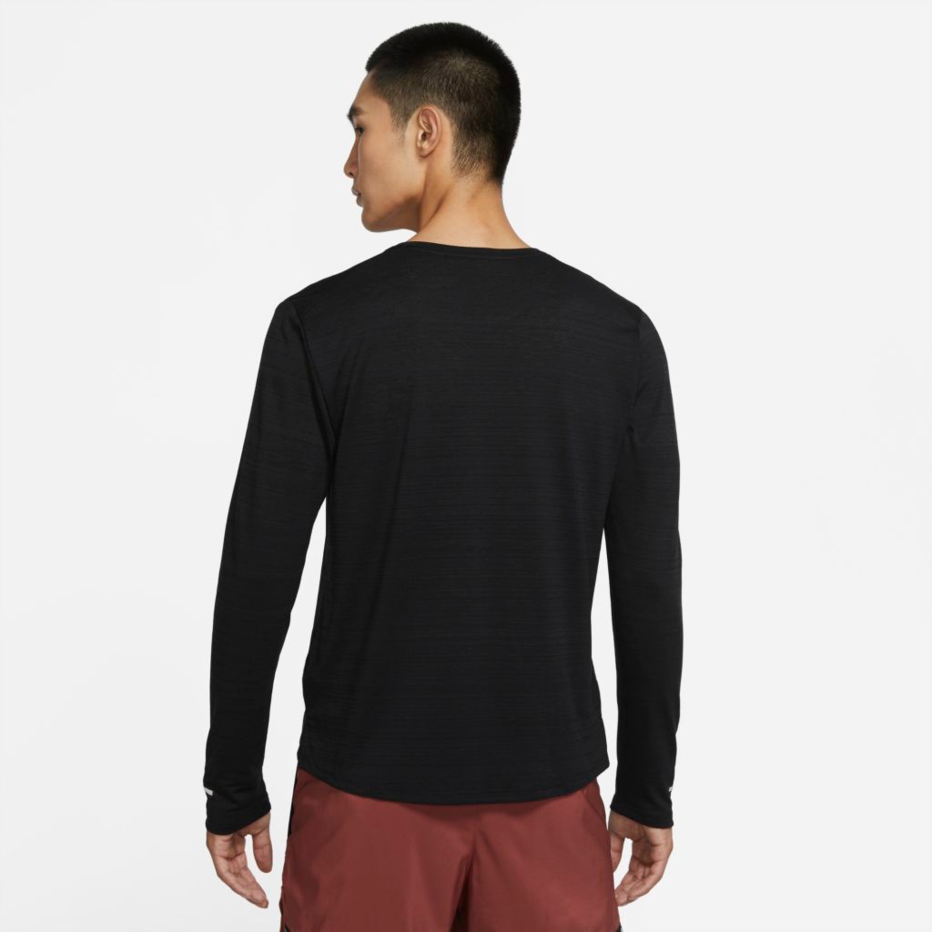 Camiseta Nike Dri-FIT Miler Masculina - Foto 2