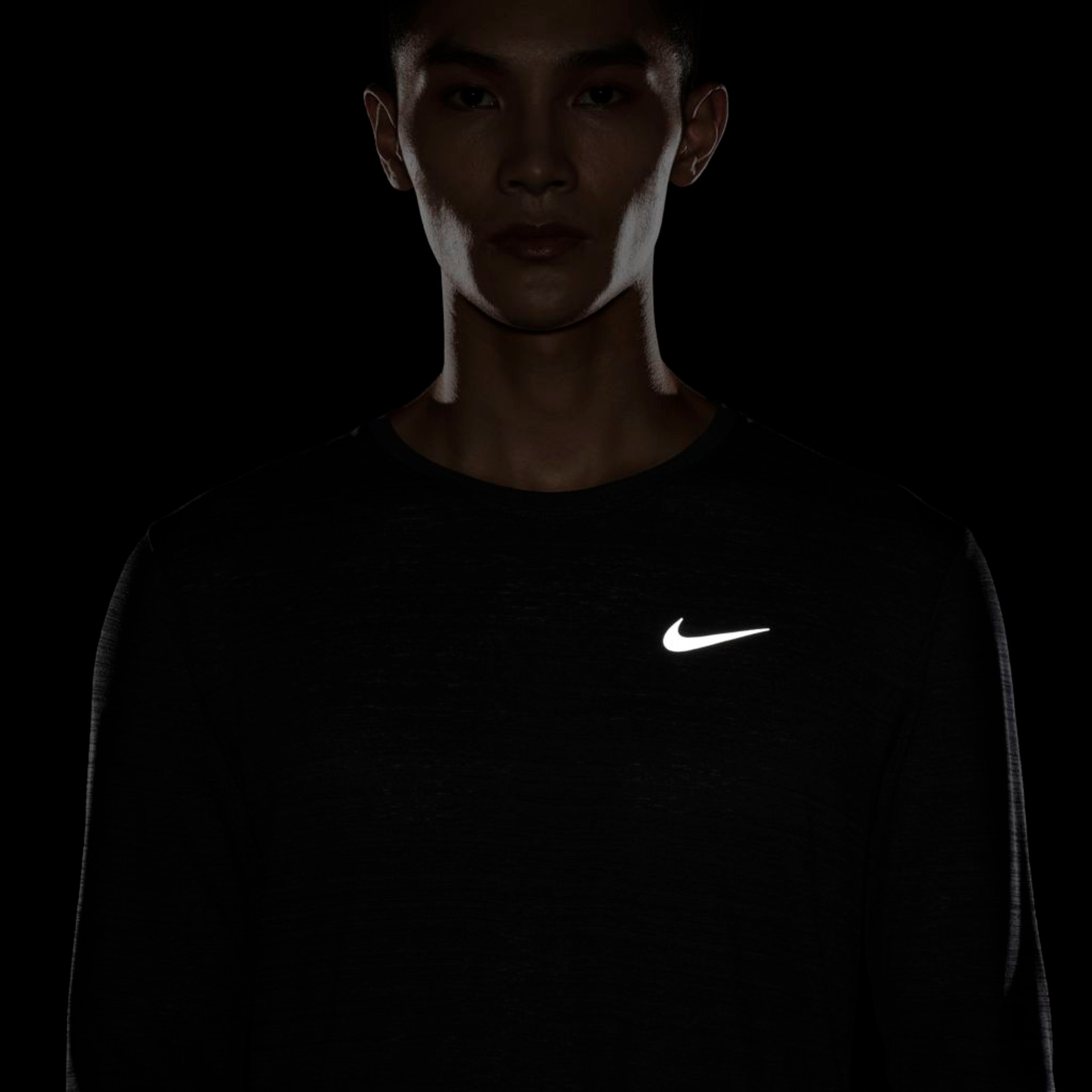 Camiseta Nike Dri-FIT Miler Masculina - Foto 6