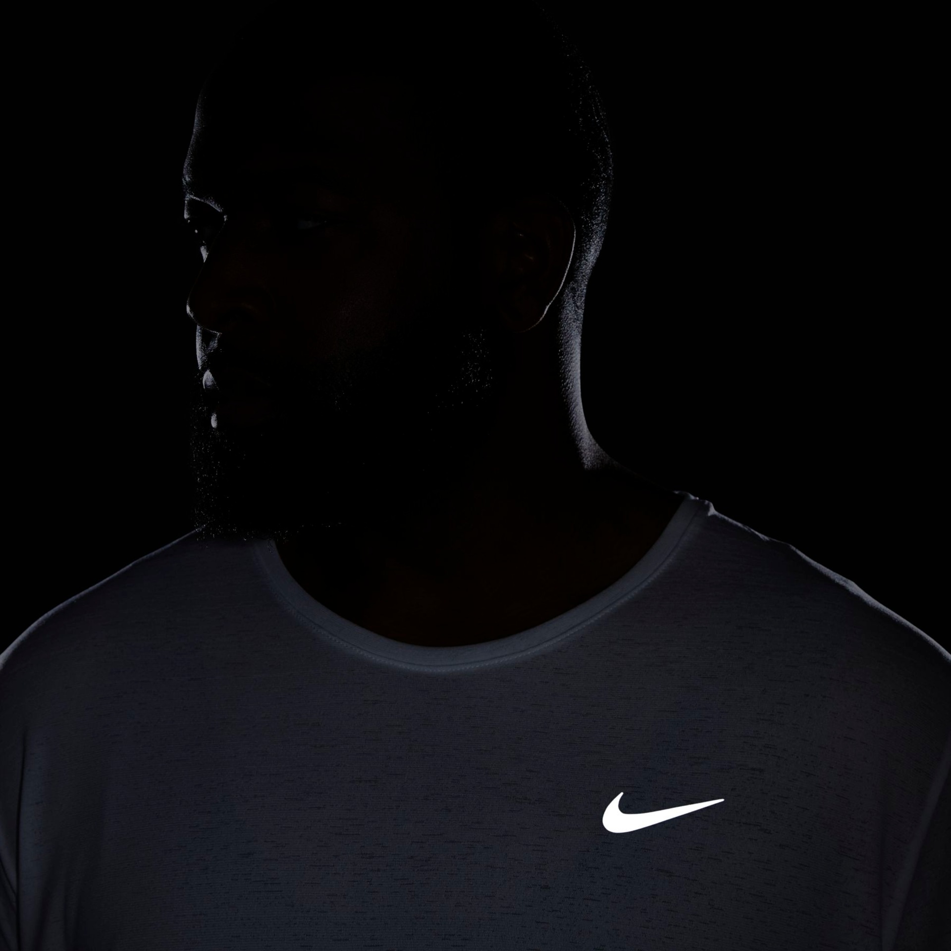 Camiseta Nike Dri-FIT Miler Top Masculina - Foto 15