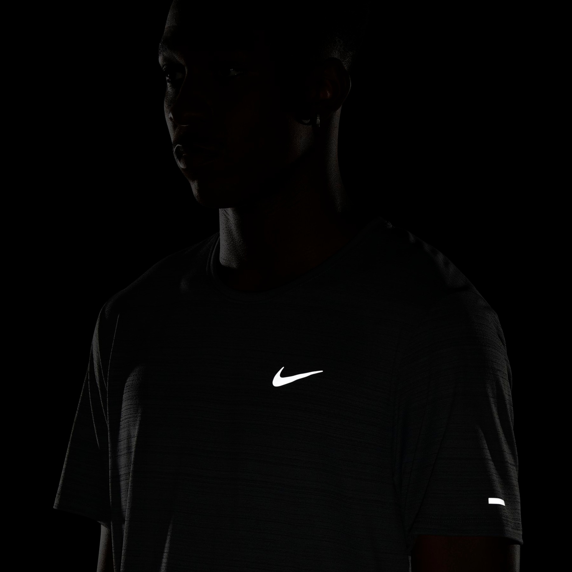 Camiseta Nike Dri-FIT Miler Top Masculina - Foto 6