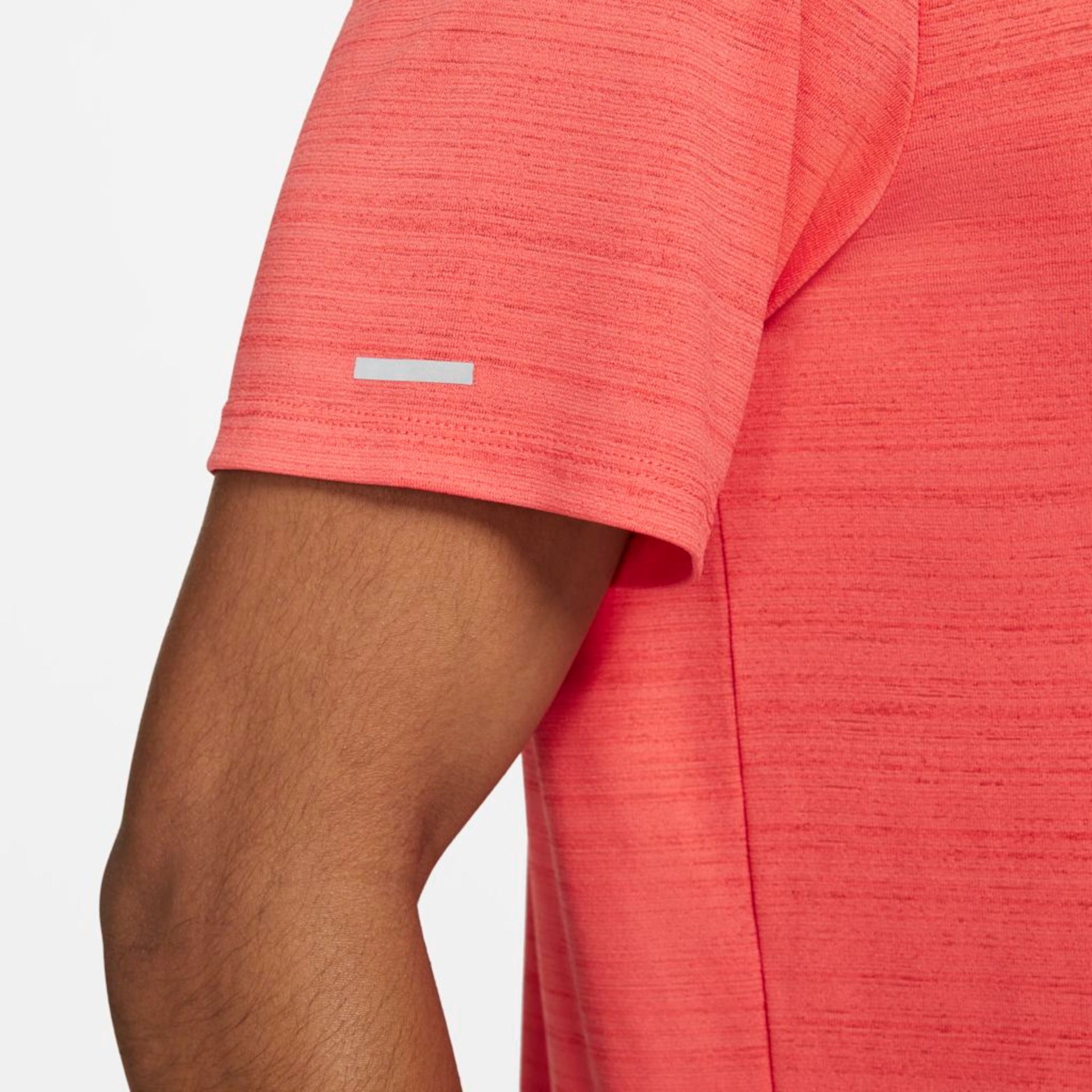 Camiseta Nike Dri-FIT Miler Top Masculina - Foto 4