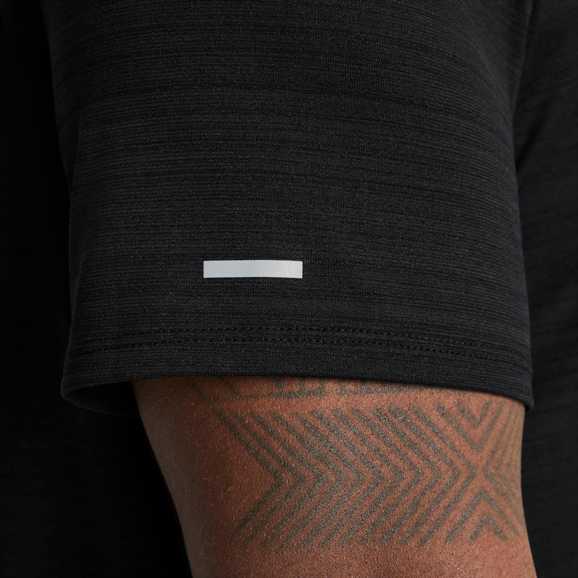 Camiseta Nike Dri-FIT Miler Top Masculina - Foto 11