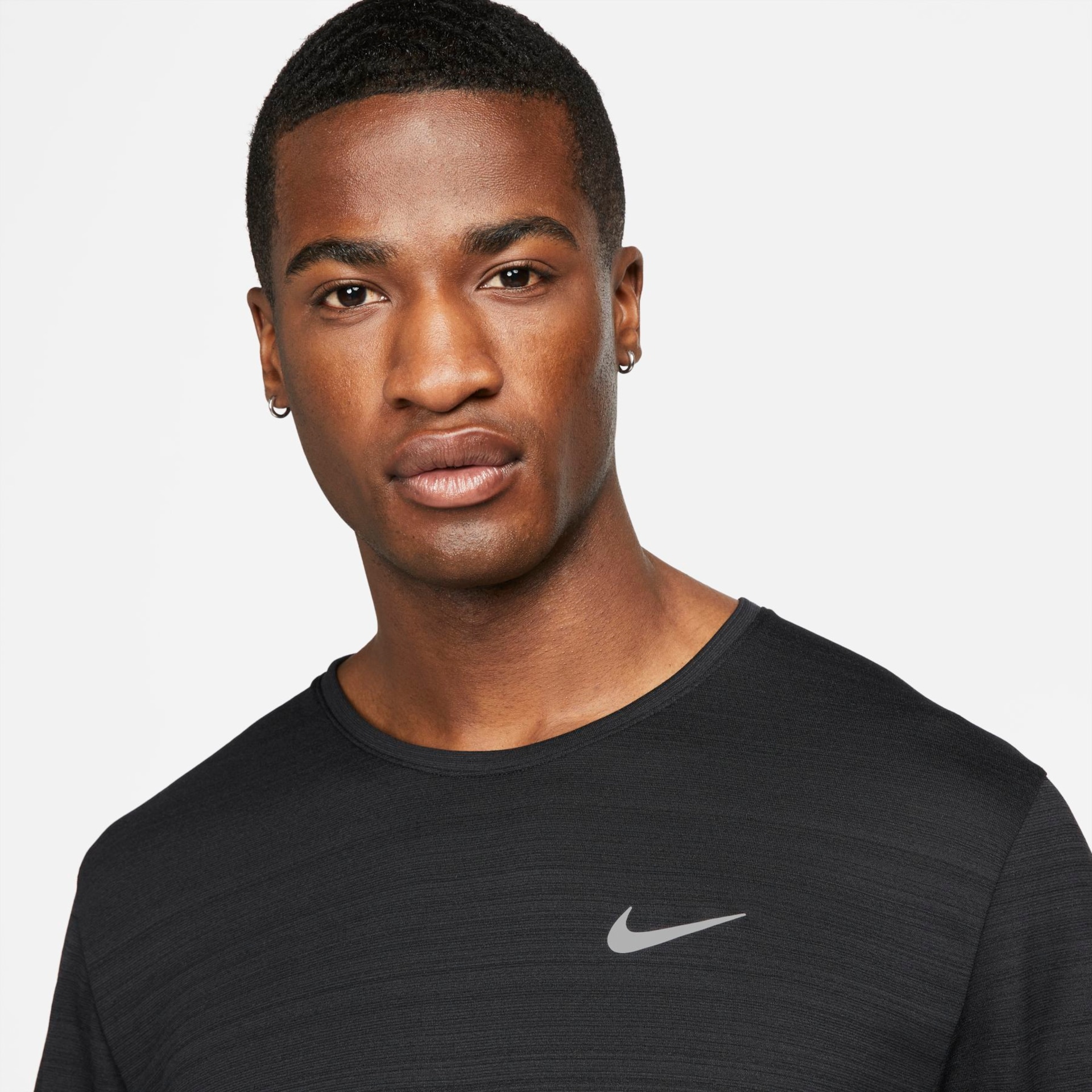 Camiseta Nike Dri-FIT Miler Top Masculina - Foto 3