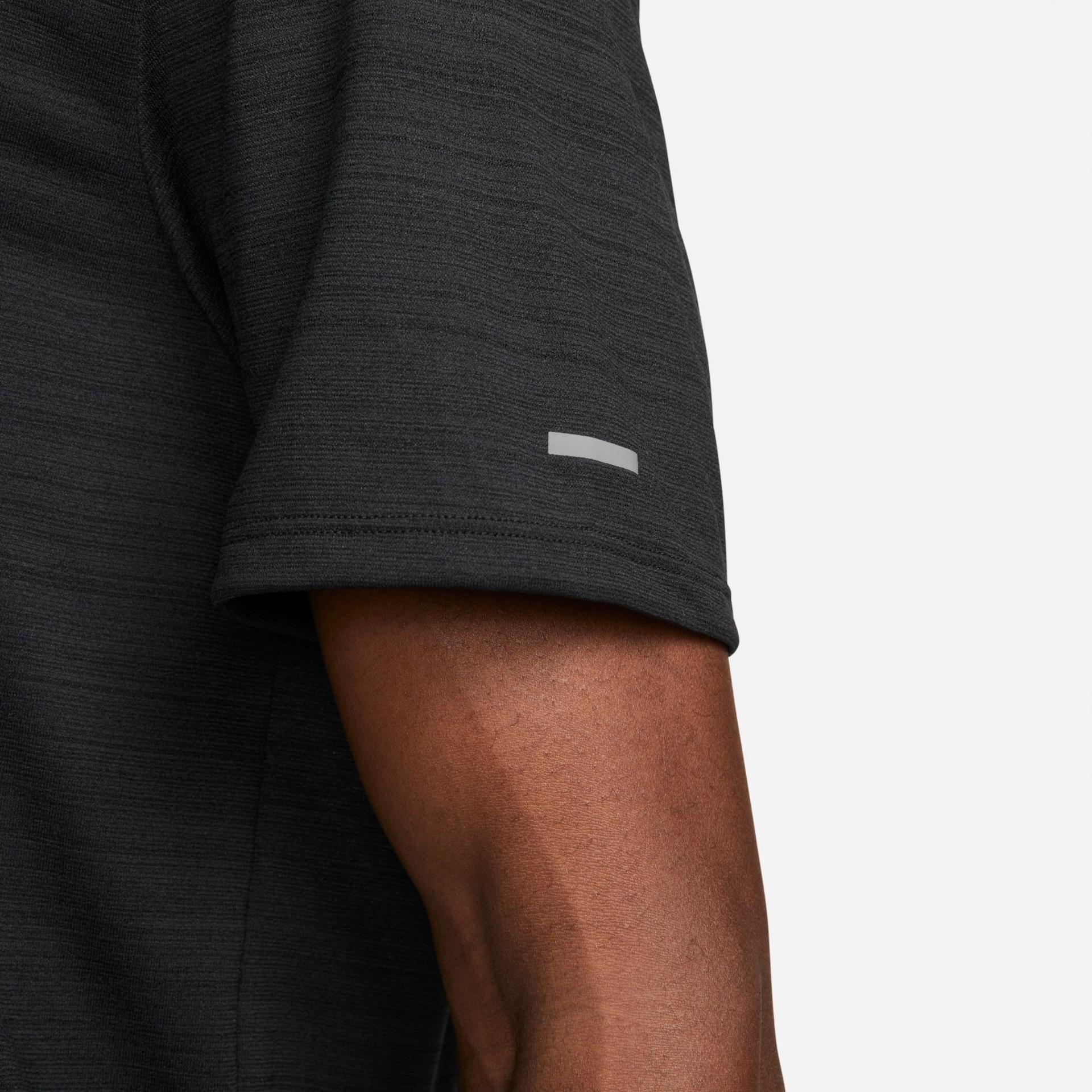 Camiseta Nike Dri-FIT Miler Top Masculina - Foto 4