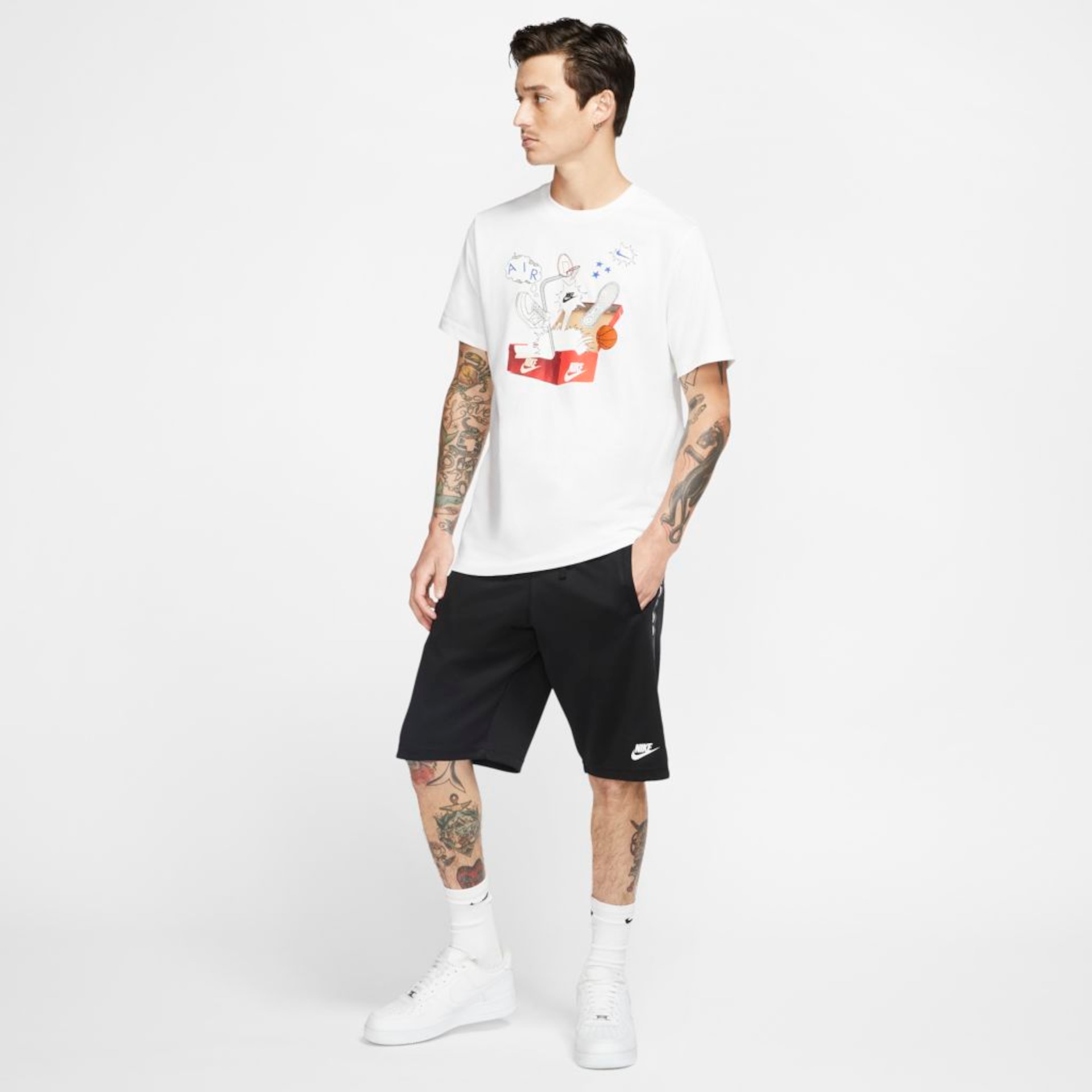 Camiseta Nike Sportswear Masculina - Foto 4