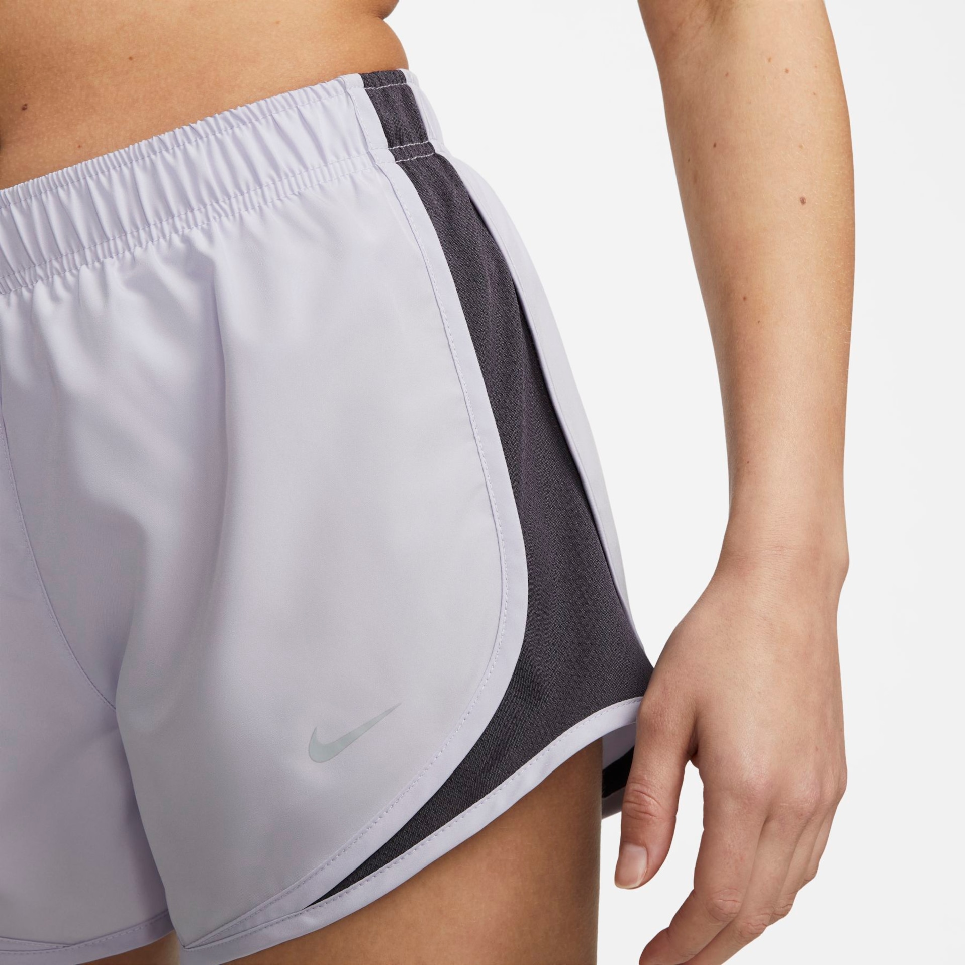 Shorts Nike Tempo Feminino - Foto 6