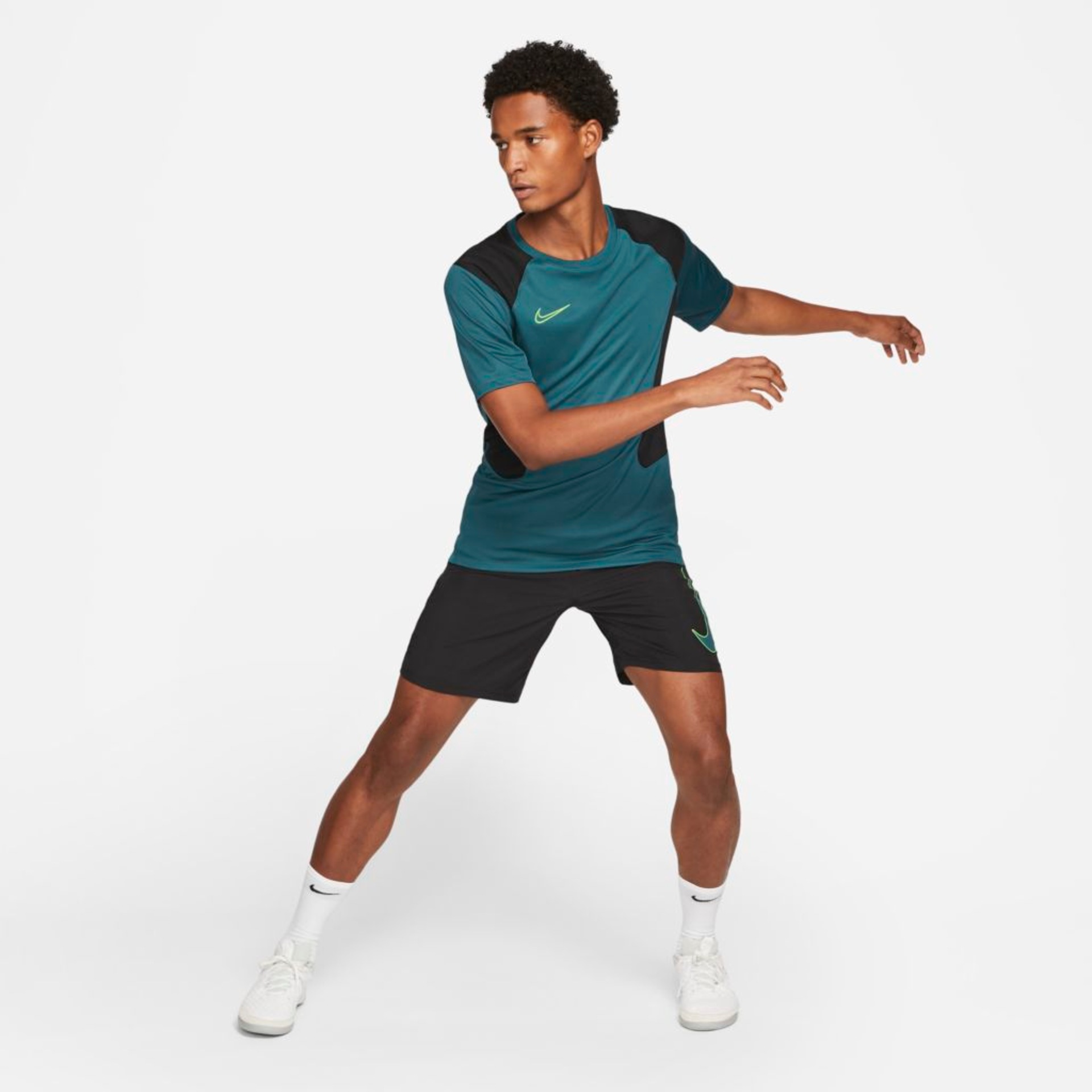 Shorts Nike Dri-FIT Academy Masculino - Foto 6
