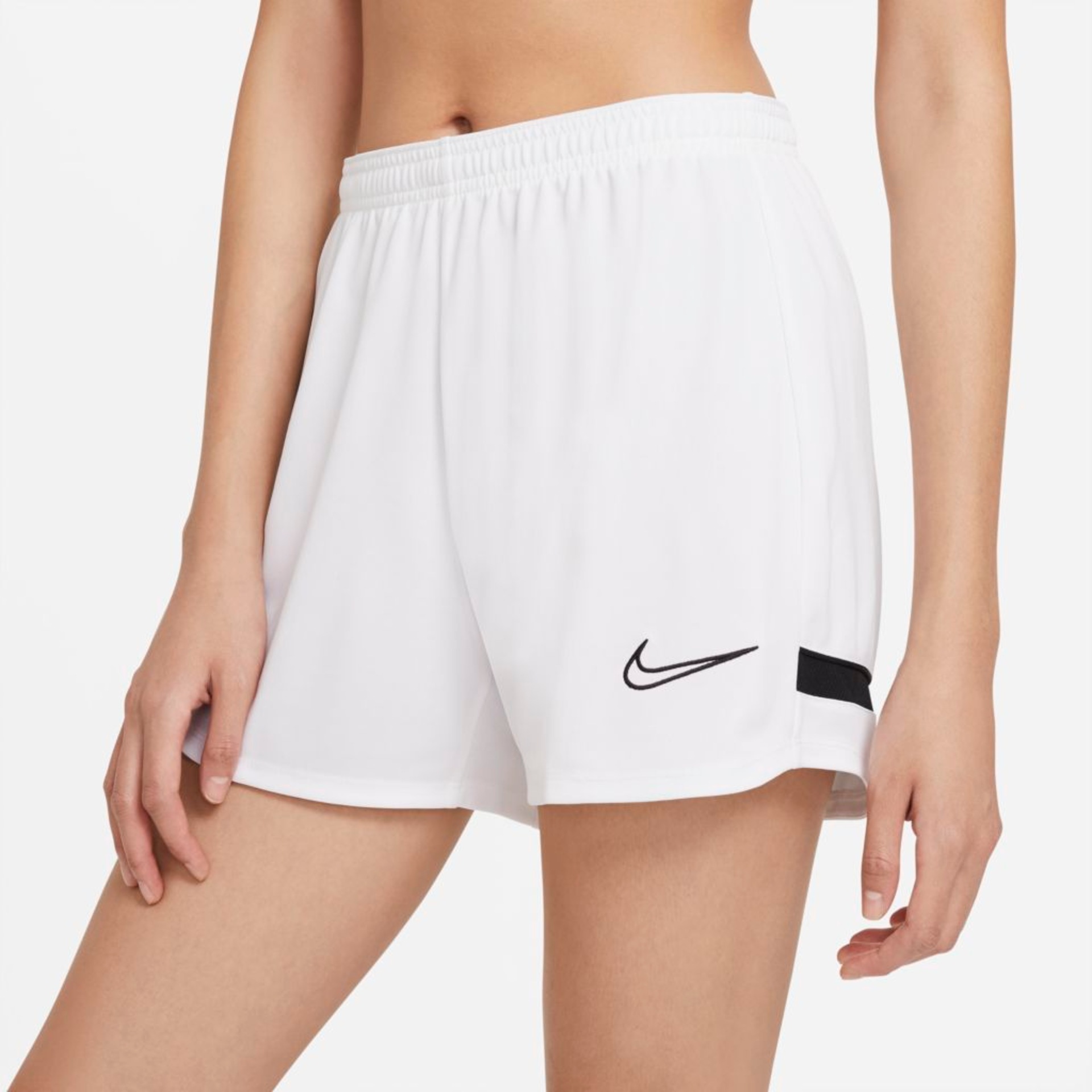 Shorts Nike Dri-FIT Academy Feminino - Foto 2