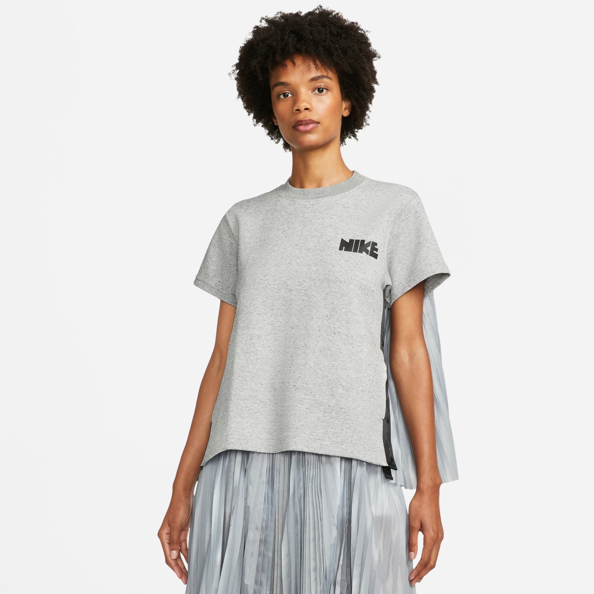 Camiseta Nike x Sacai Feminina - Foto 1
