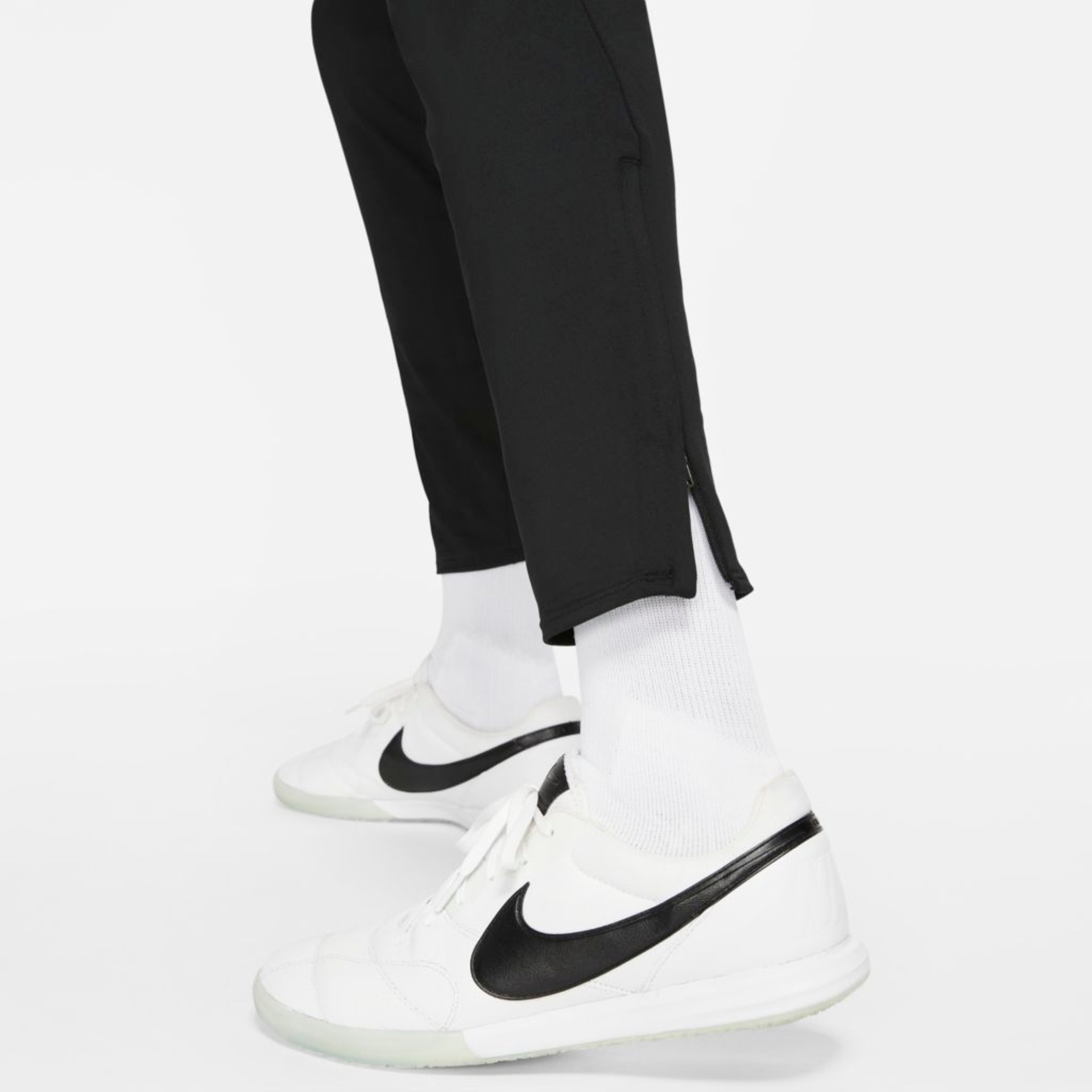 Calça Nike Dri-FIT Strike Masculina - Foto 5