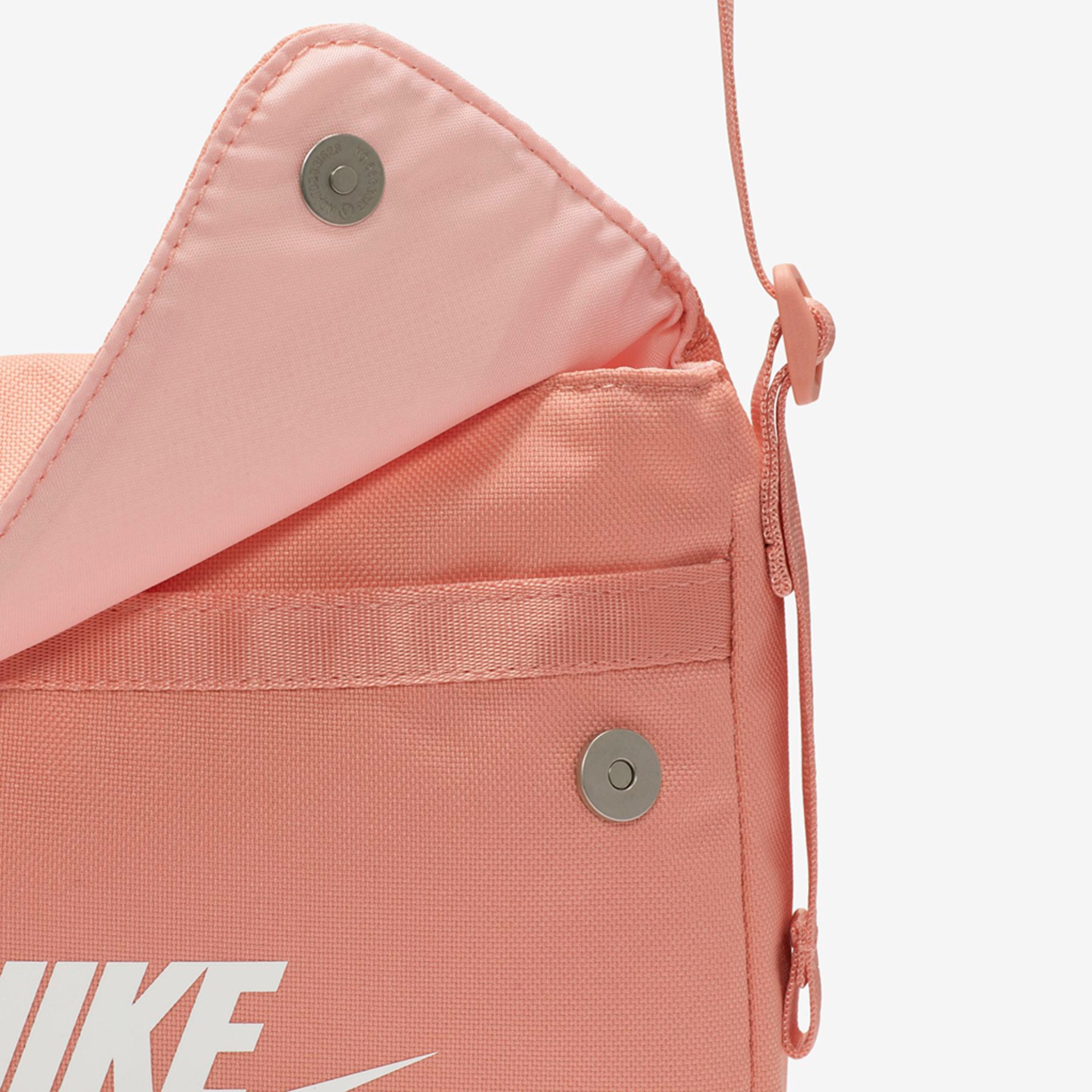 Bolsa Transversal Nike Sportswear Futura 365 Feminina - Foto 6