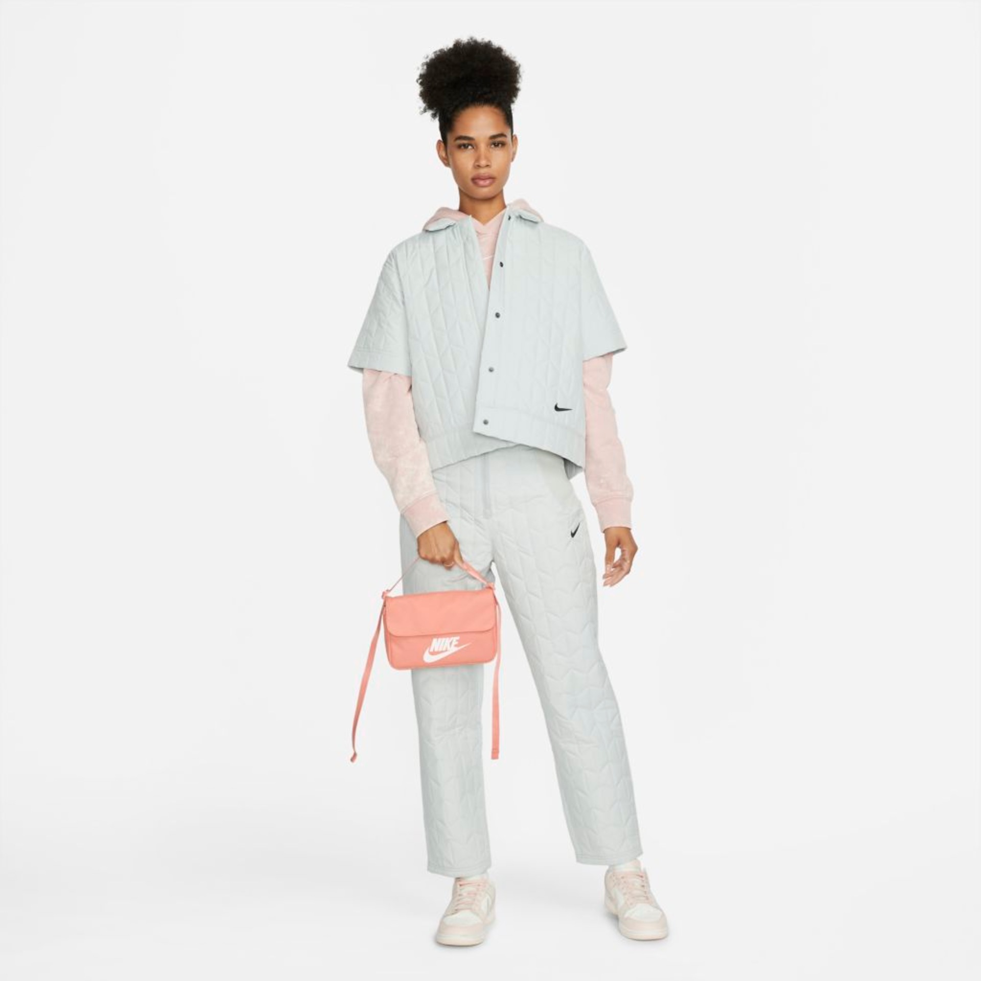 Bolsa Transversal Nike Sportswear Futura 365 Feminina - Foto 9