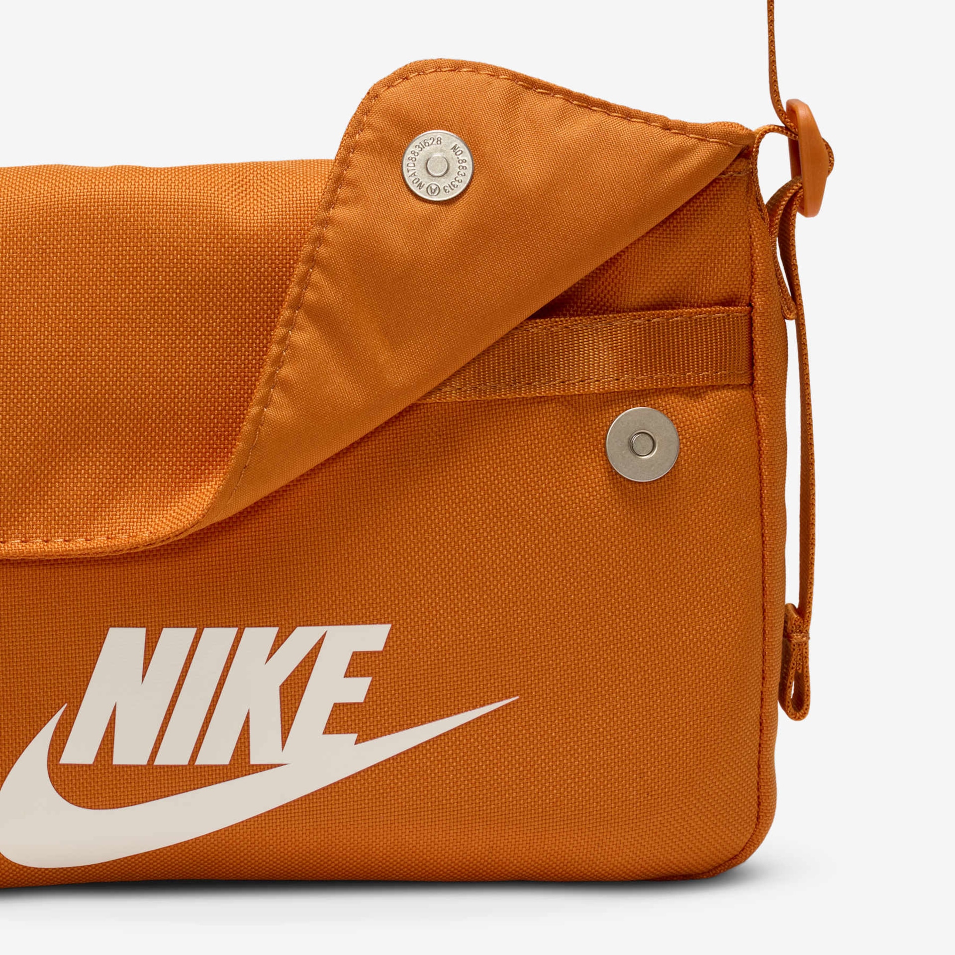 Bolsa Transversal Nike Sportswear Futura 365 Feminina - Foto 5