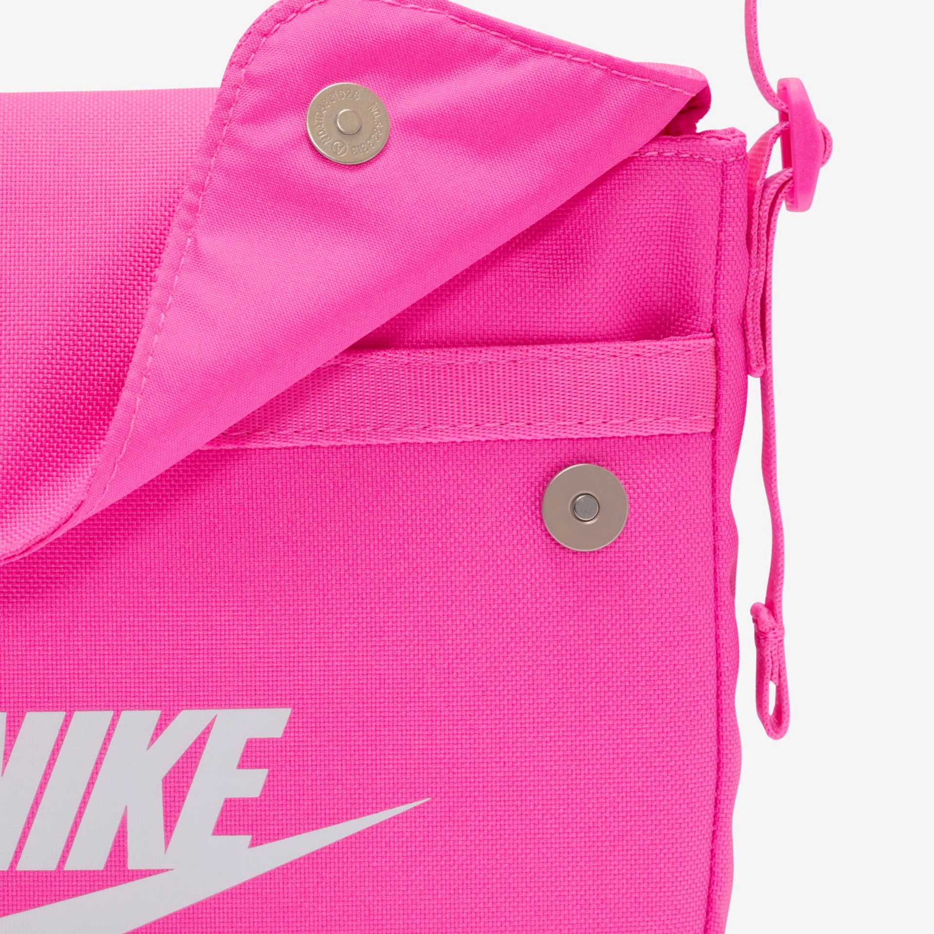 Bolsa Transversal Nike Sportswear Futura 365 Feminina - Foto 7