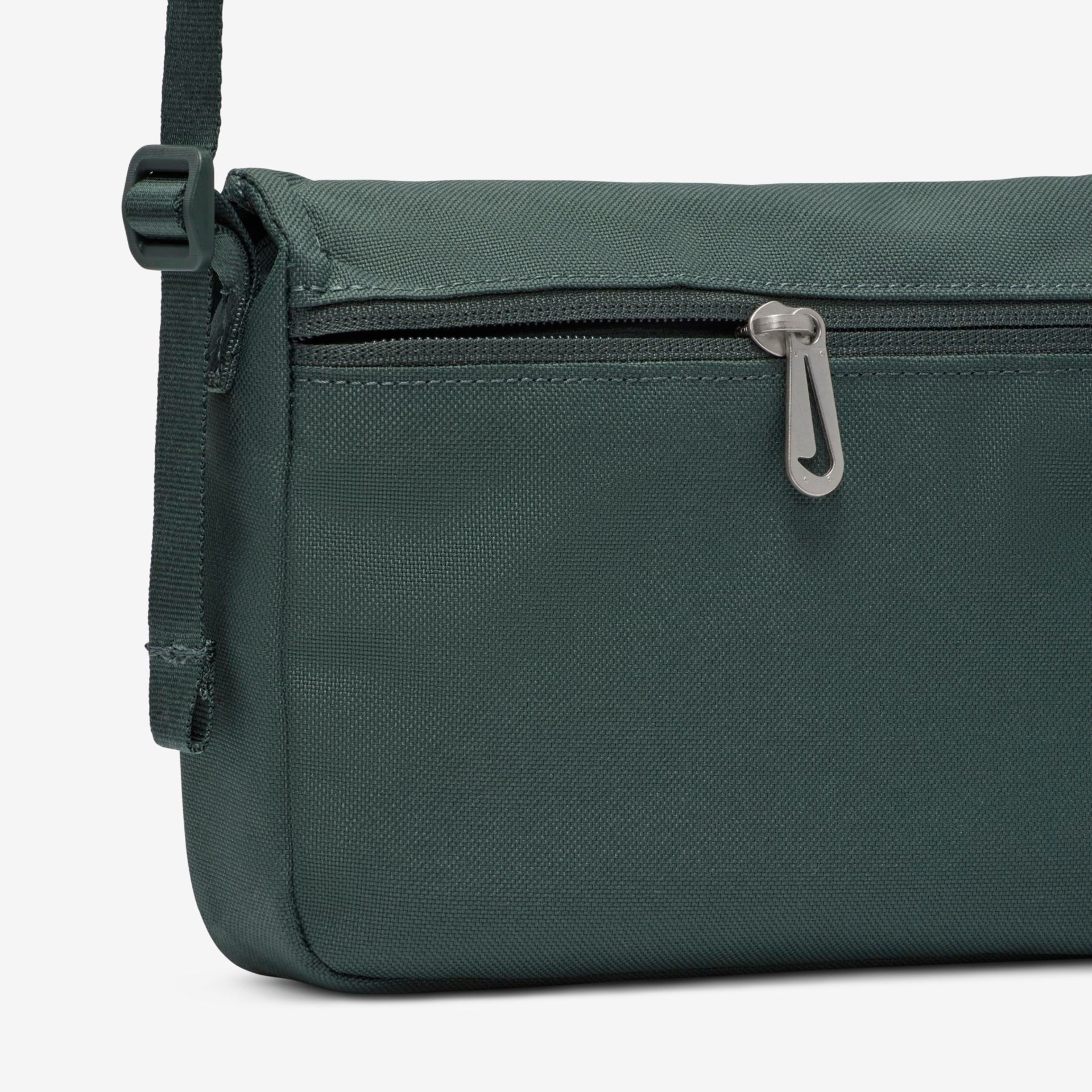 Bolsa Transversal Nike Sportswear Futura 365 Feminina - Foto 6