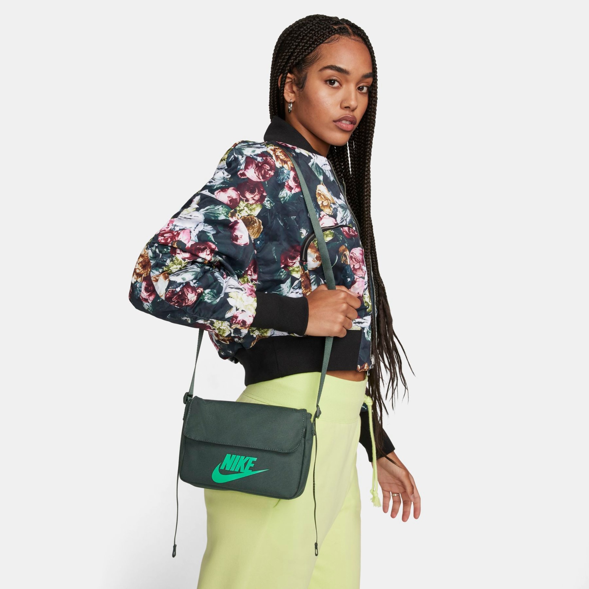 Bolsa Transversal Nike Sportswear Futura 365 Feminina - Foto 1