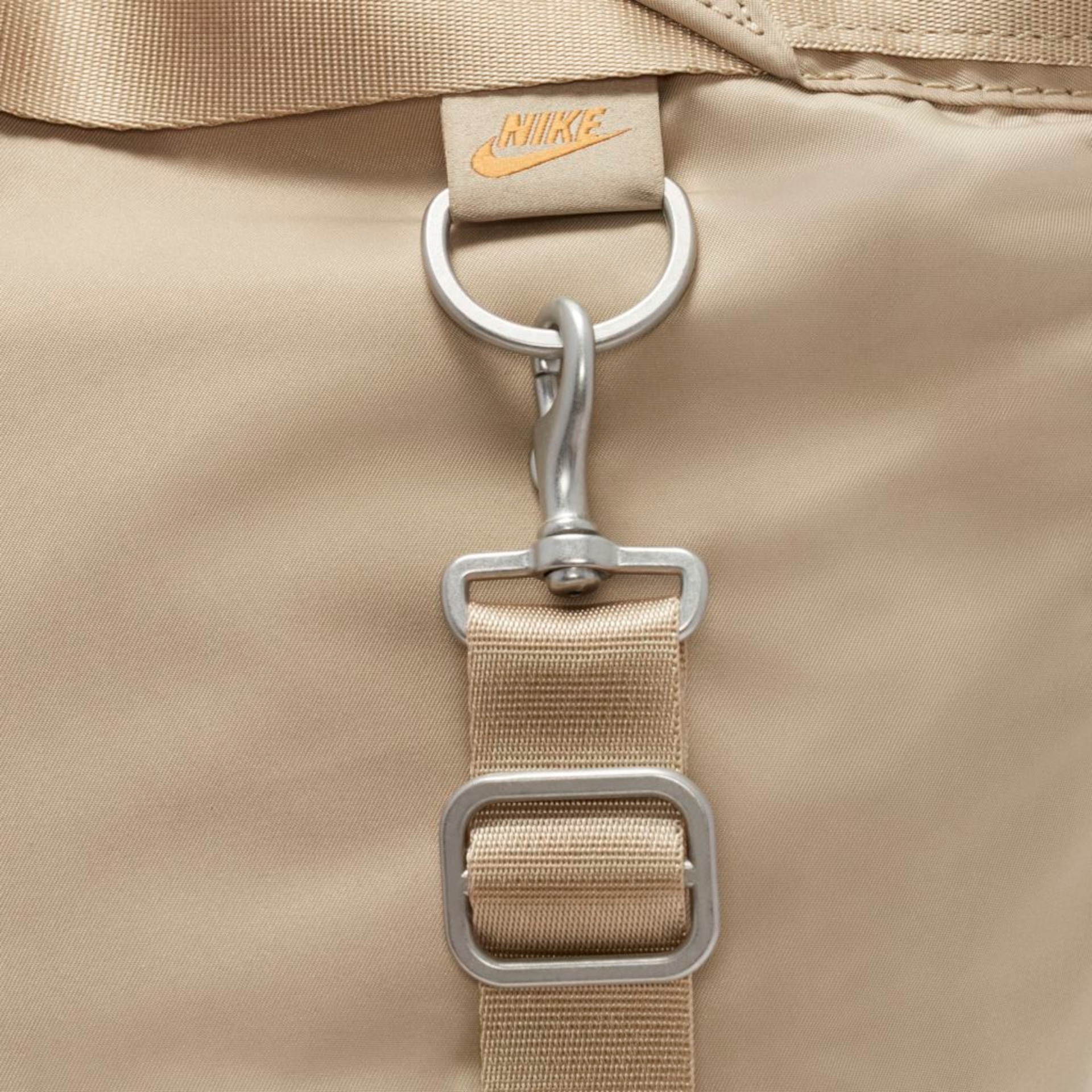 Bolsa Nike Sportswear Futura Luxe Feminina - Foto 8