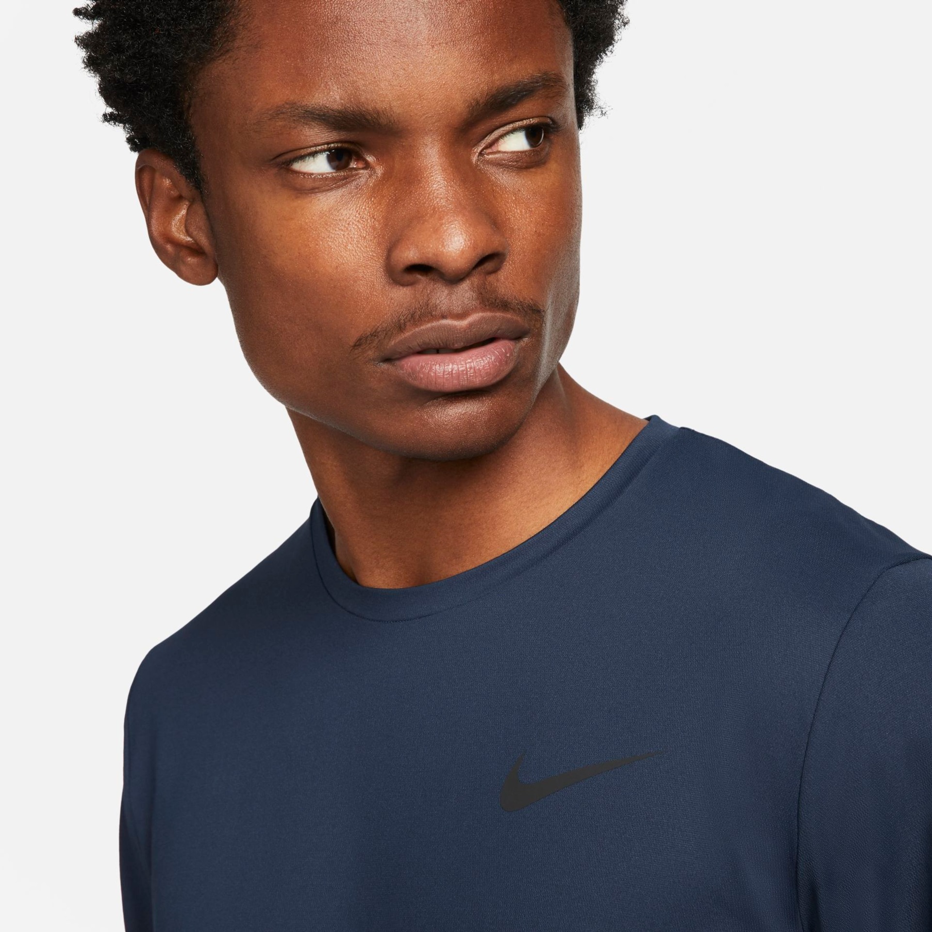 Camiseta Nike Pro Dri-FIT Masculina - Foto 3