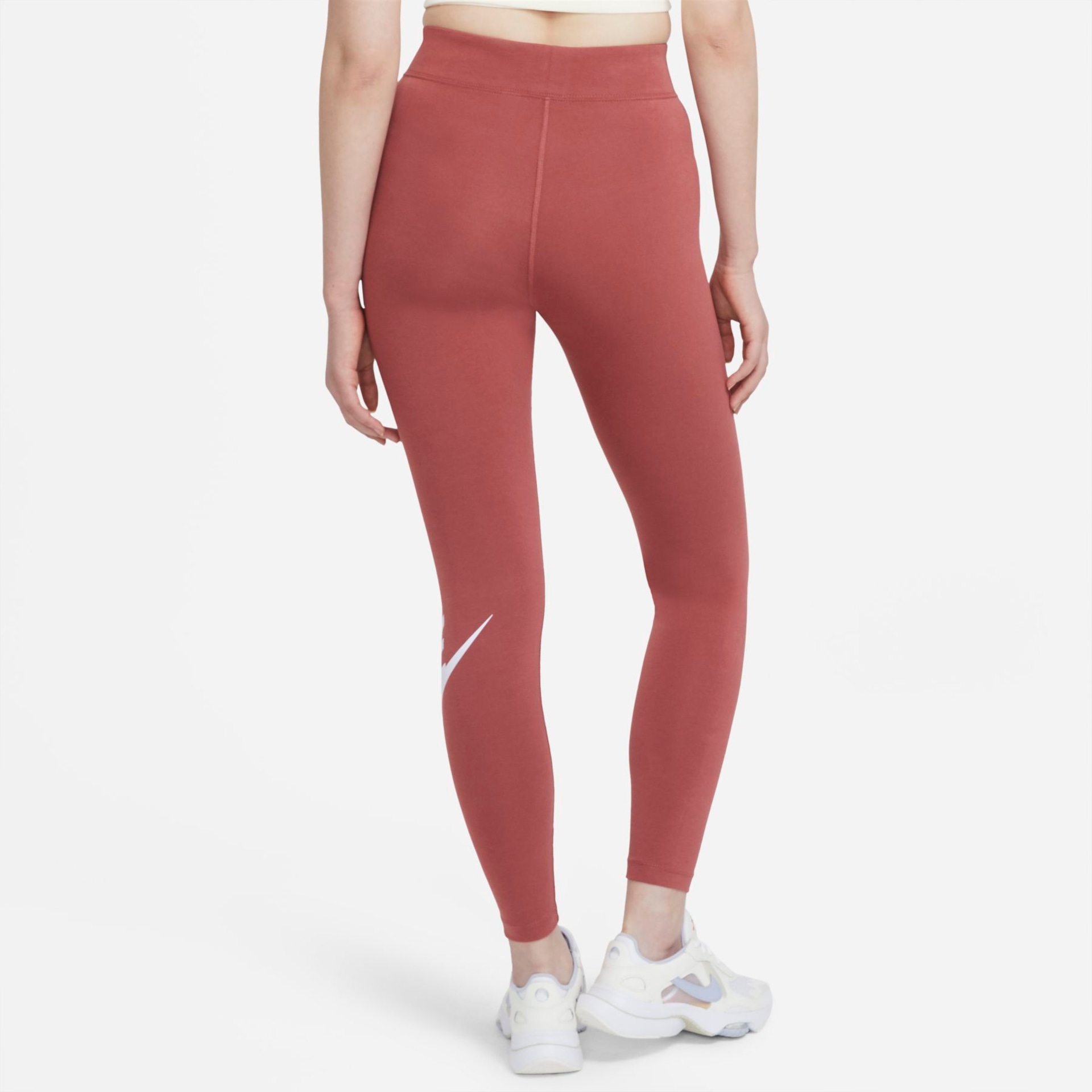 Legging Nike Sportswear Essential Feminina - Foto 2