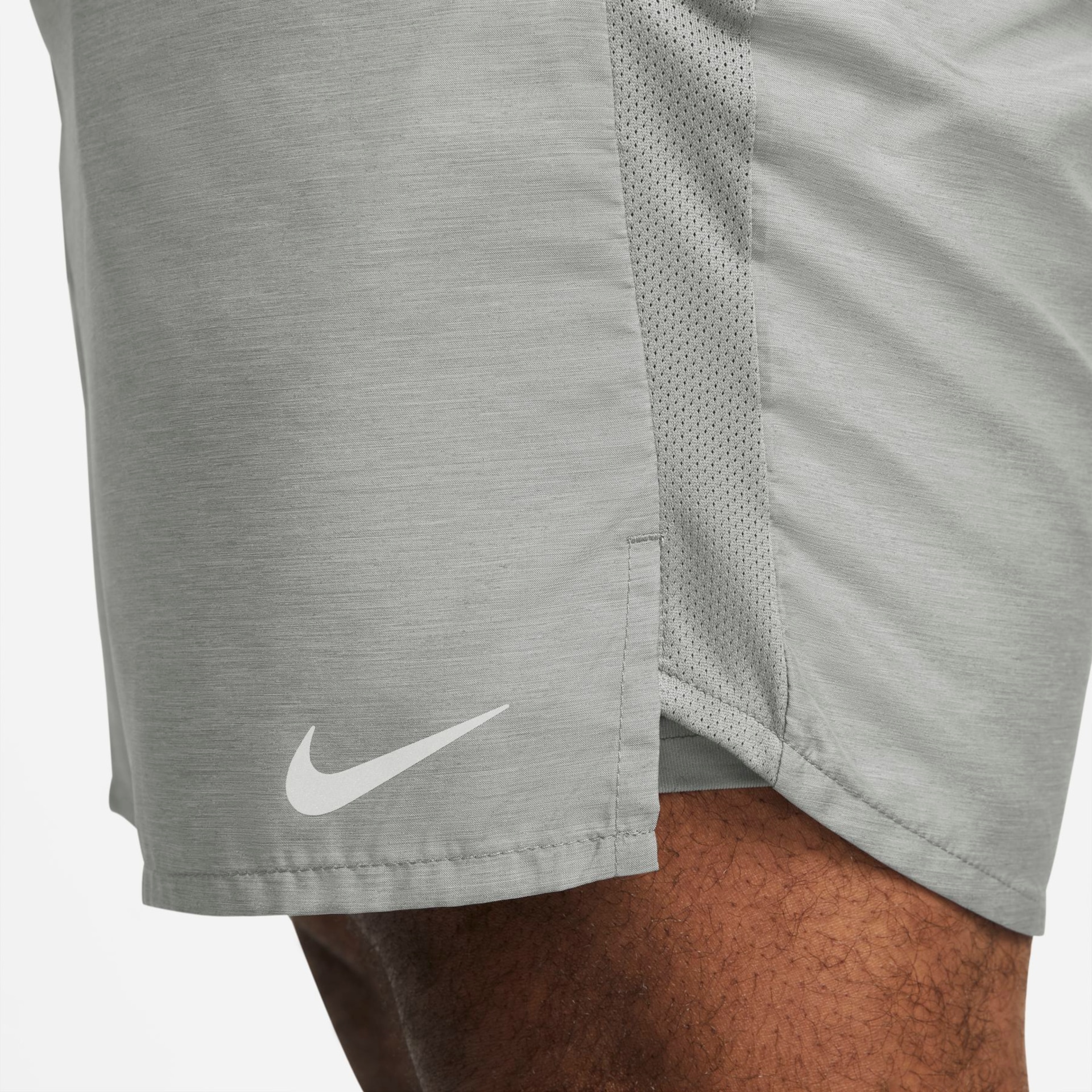 Shorts Nike Challenger Masculino - Foto 14