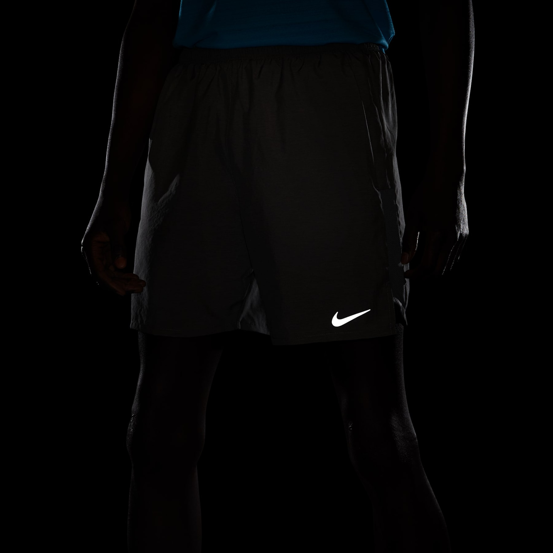 Shorts Nike Challenger Masculino - Foto 17