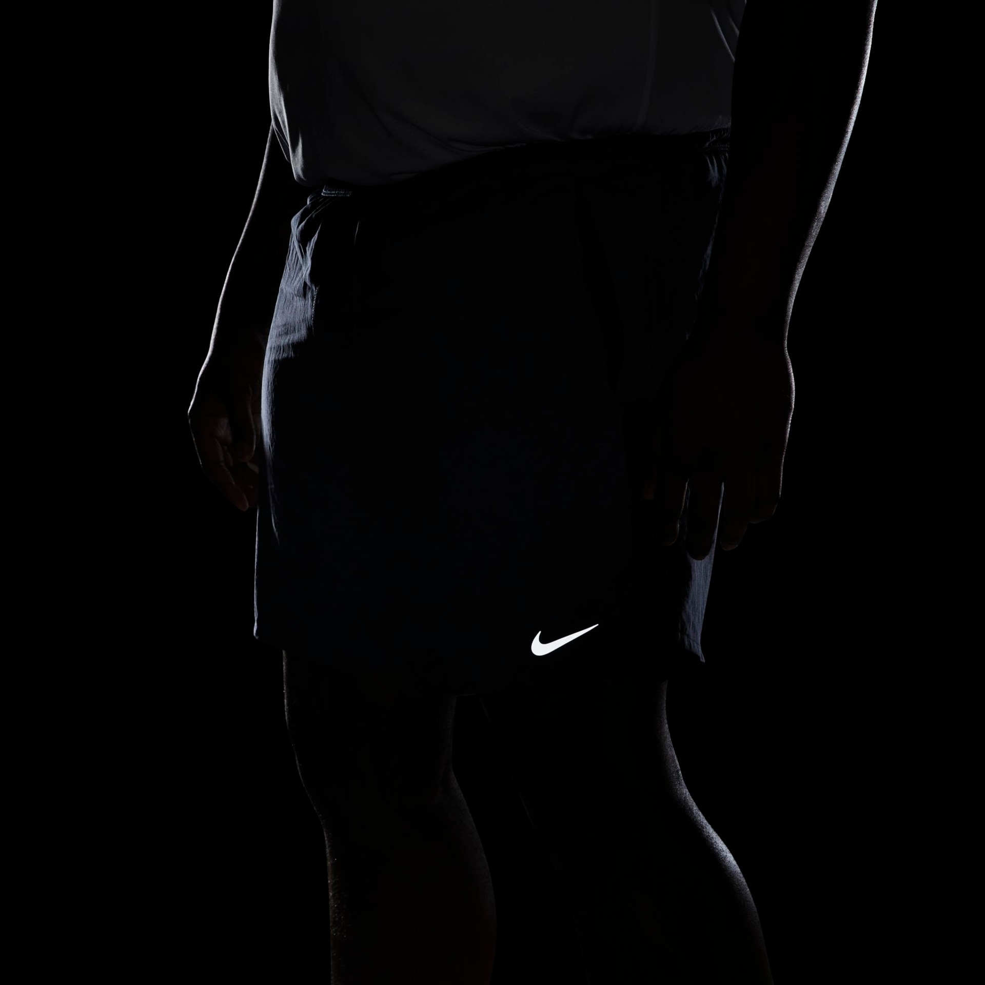 Shorts Nike Challenger Masculino - Foto 17