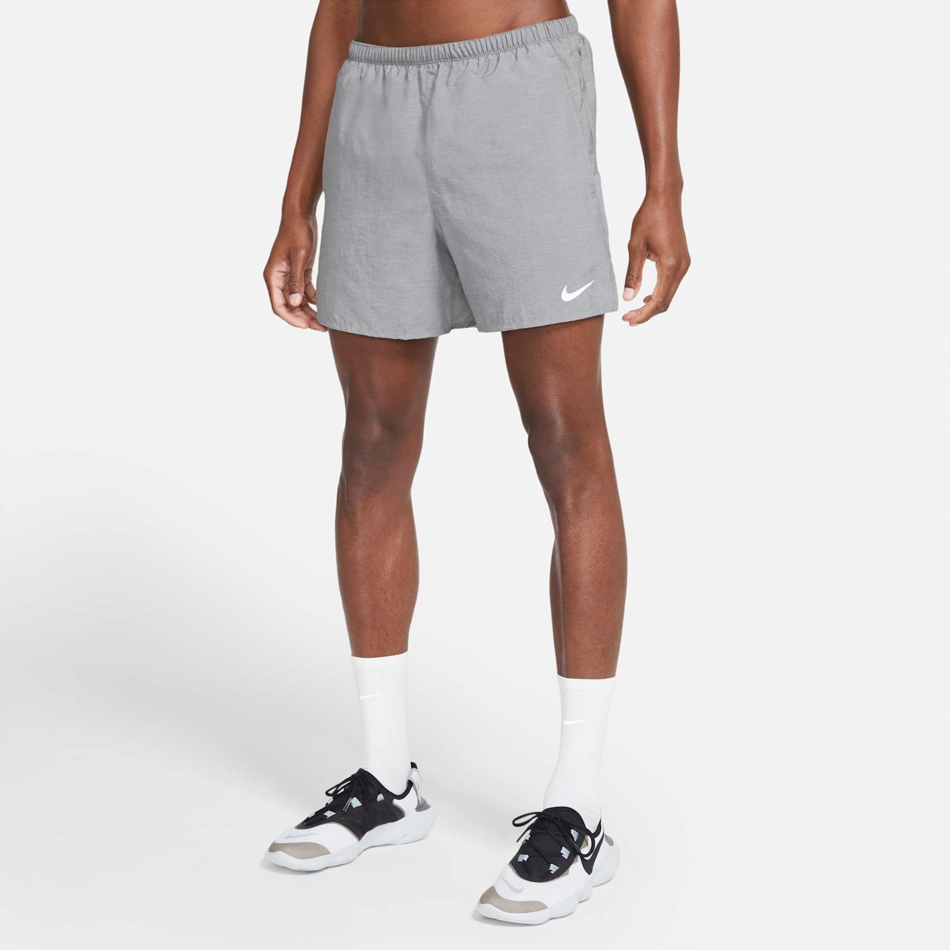 Shorts Nike Dri-FIT Challenger Masculino - Foto 1