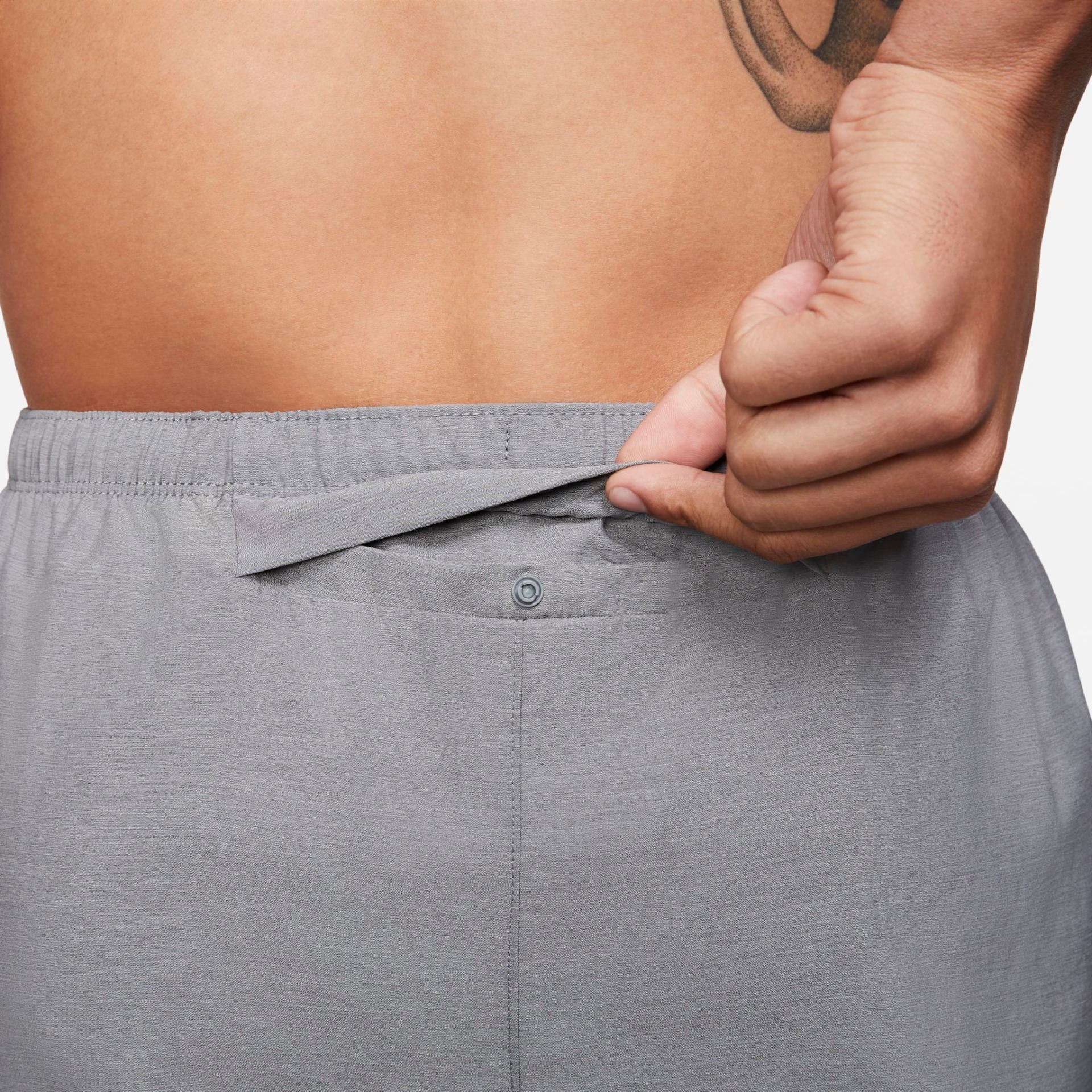 Shorts Nike Dri-FIT Challenger Masculino - Foto 7