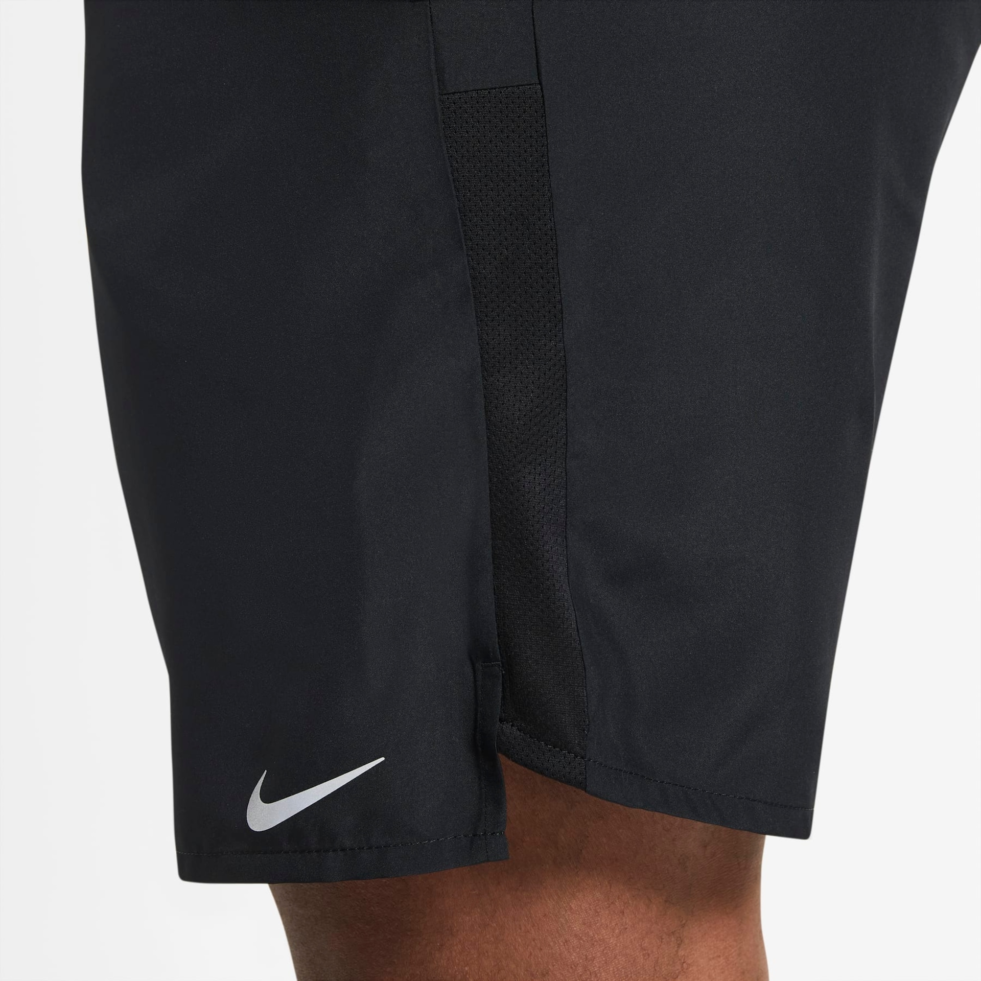 Shorts Nike Dri-FIT Challenger Masculino - Foto 16
