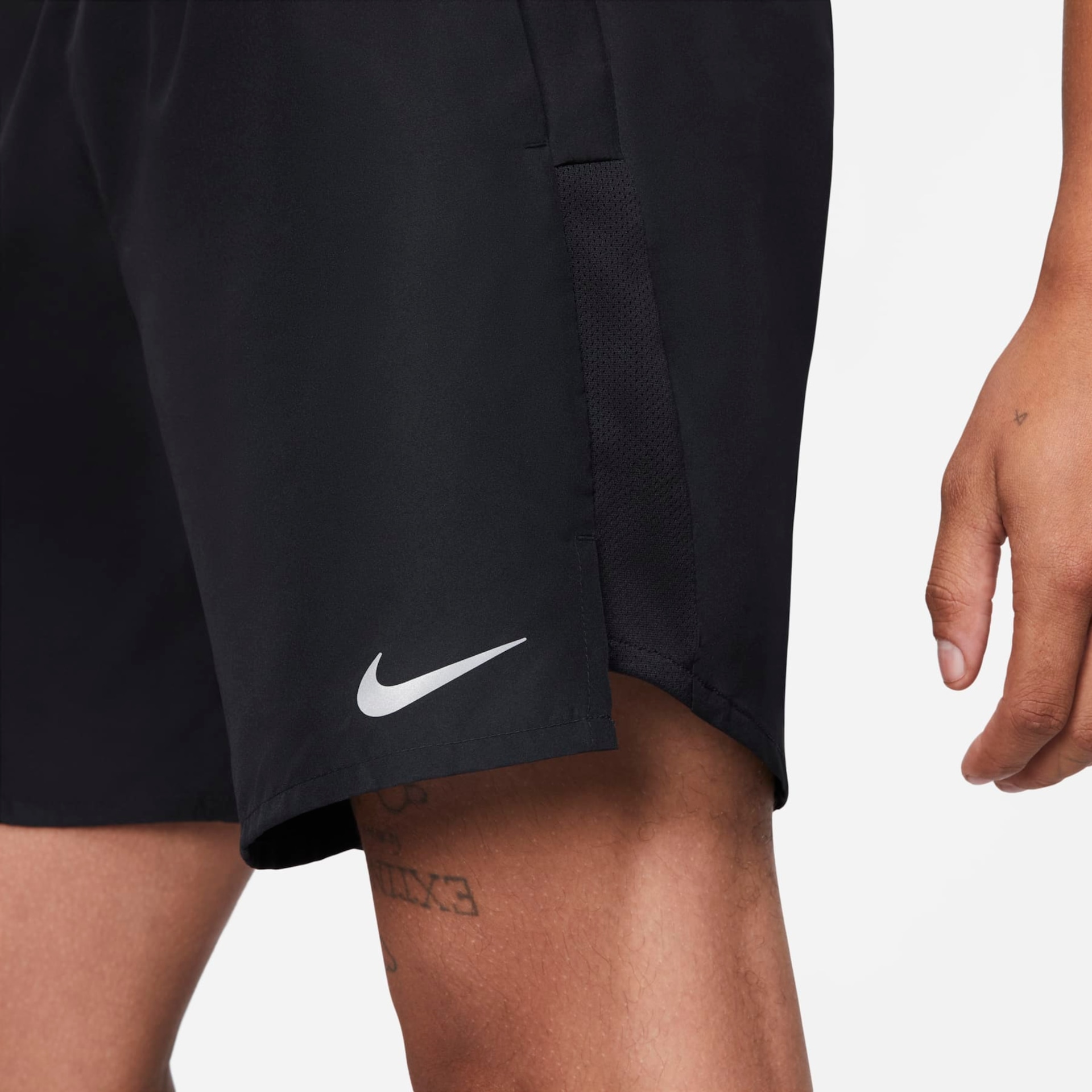 Shorts Nike Dri-FIT Challenger Masculino - Foto 4