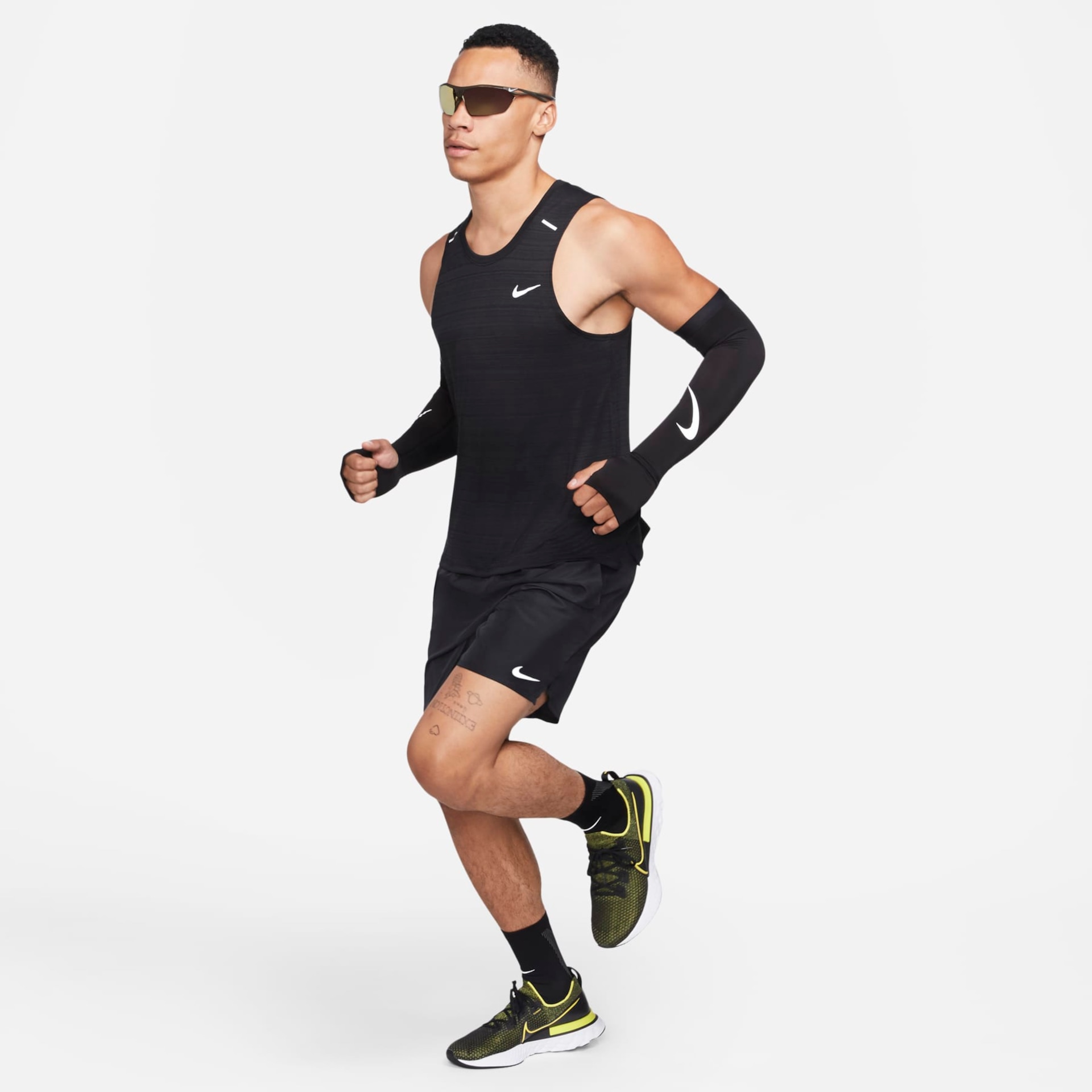 Shorts Nike Dri-FIT Challenger Masculino - Foto 8