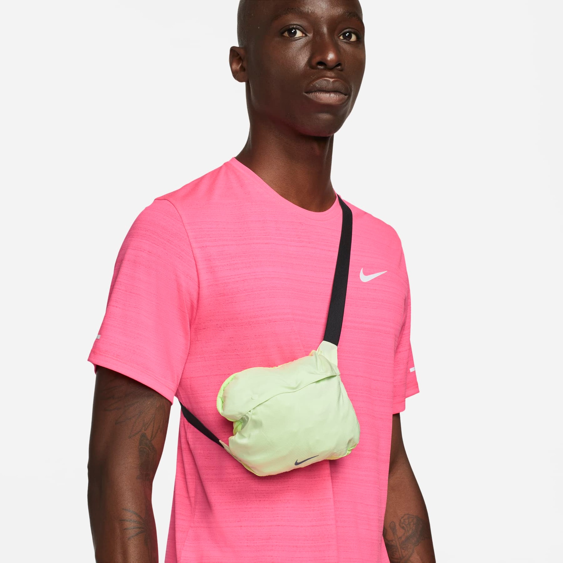 Jaqueta Nike Repel UV Windrunner Masculina - Foto 9