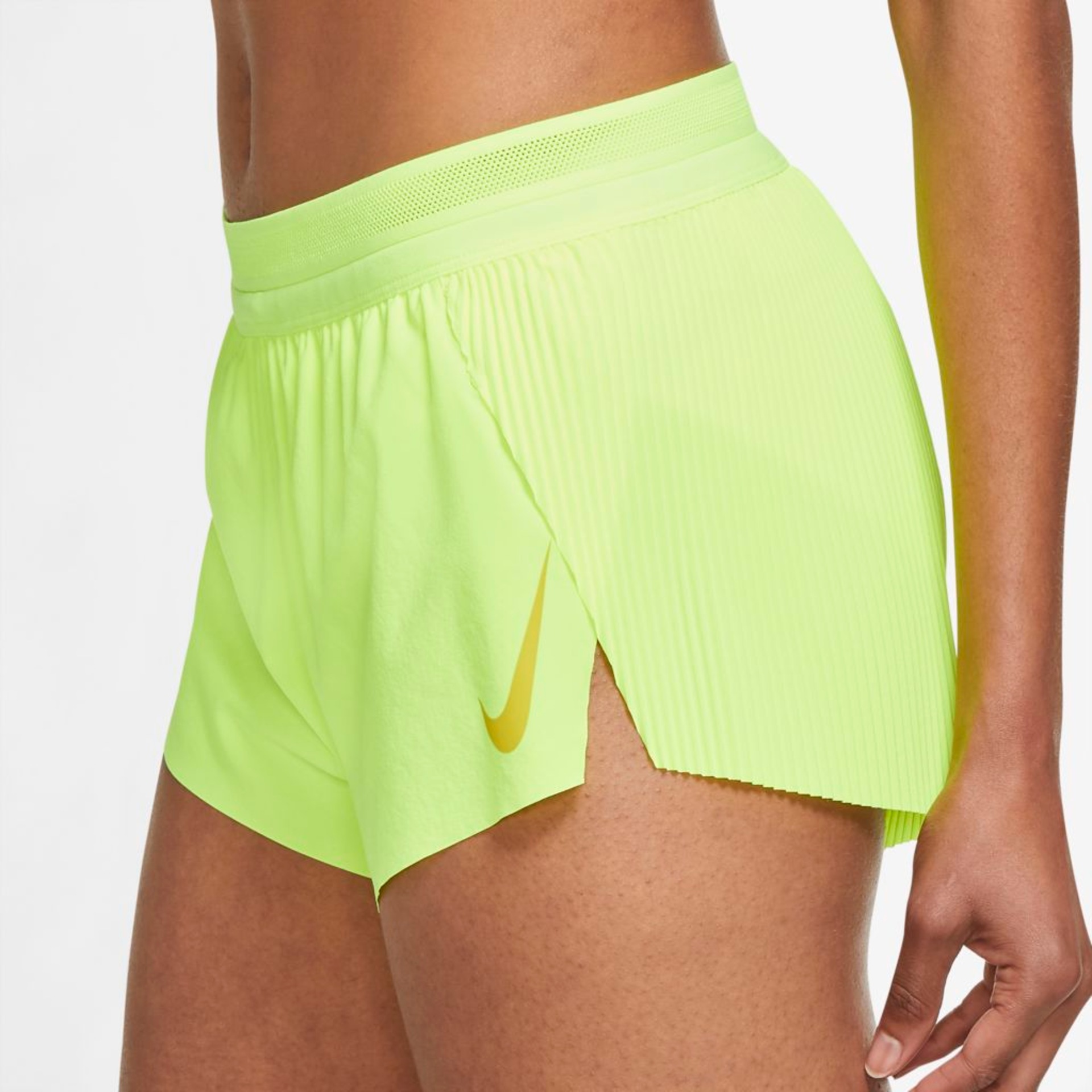 Shorts Nike AeroSwift Feminino - Foto 3