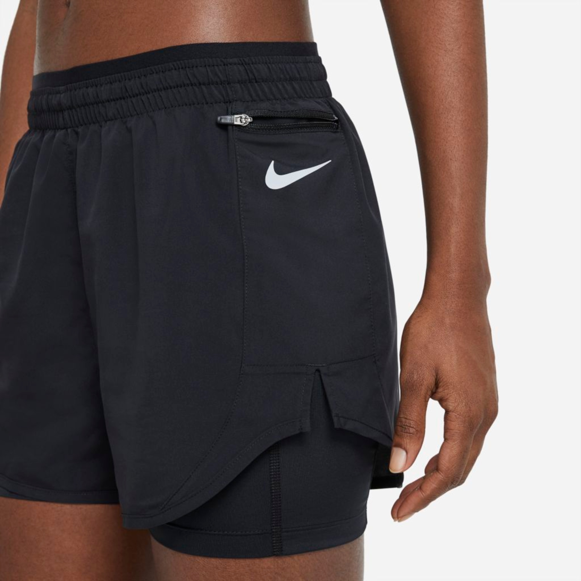 Shorts Nike Tempo Luxe Feminino - Foto 4