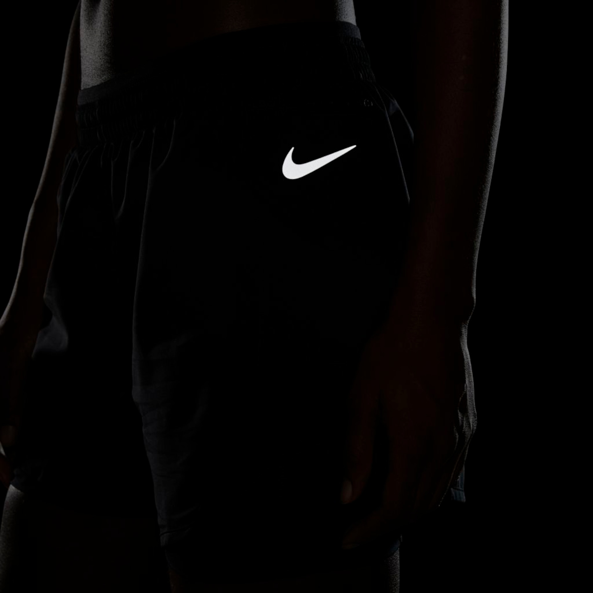 Shorts Nike Tempo Luxe Feminino - Foto 7