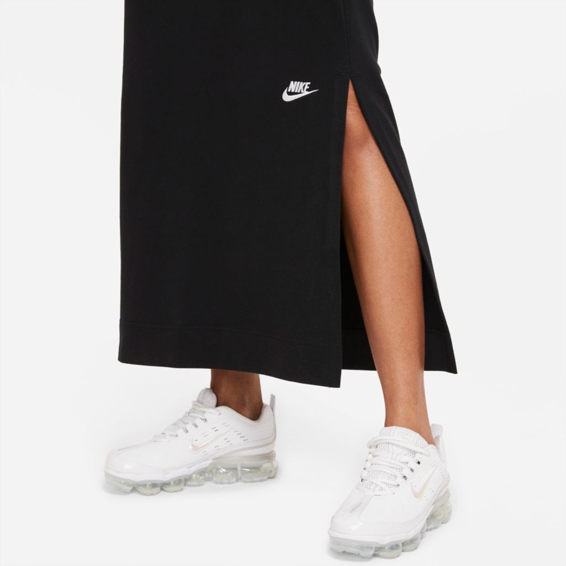 saia nike sportswear