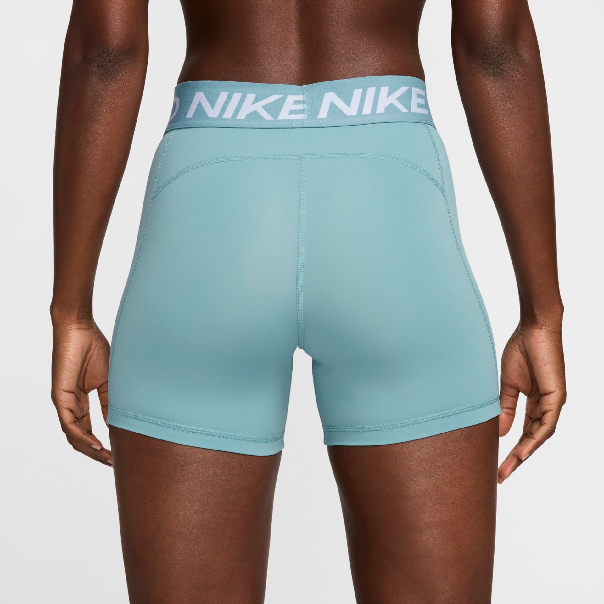 Shorts Nike Pro 365 Feminino - Foto 3