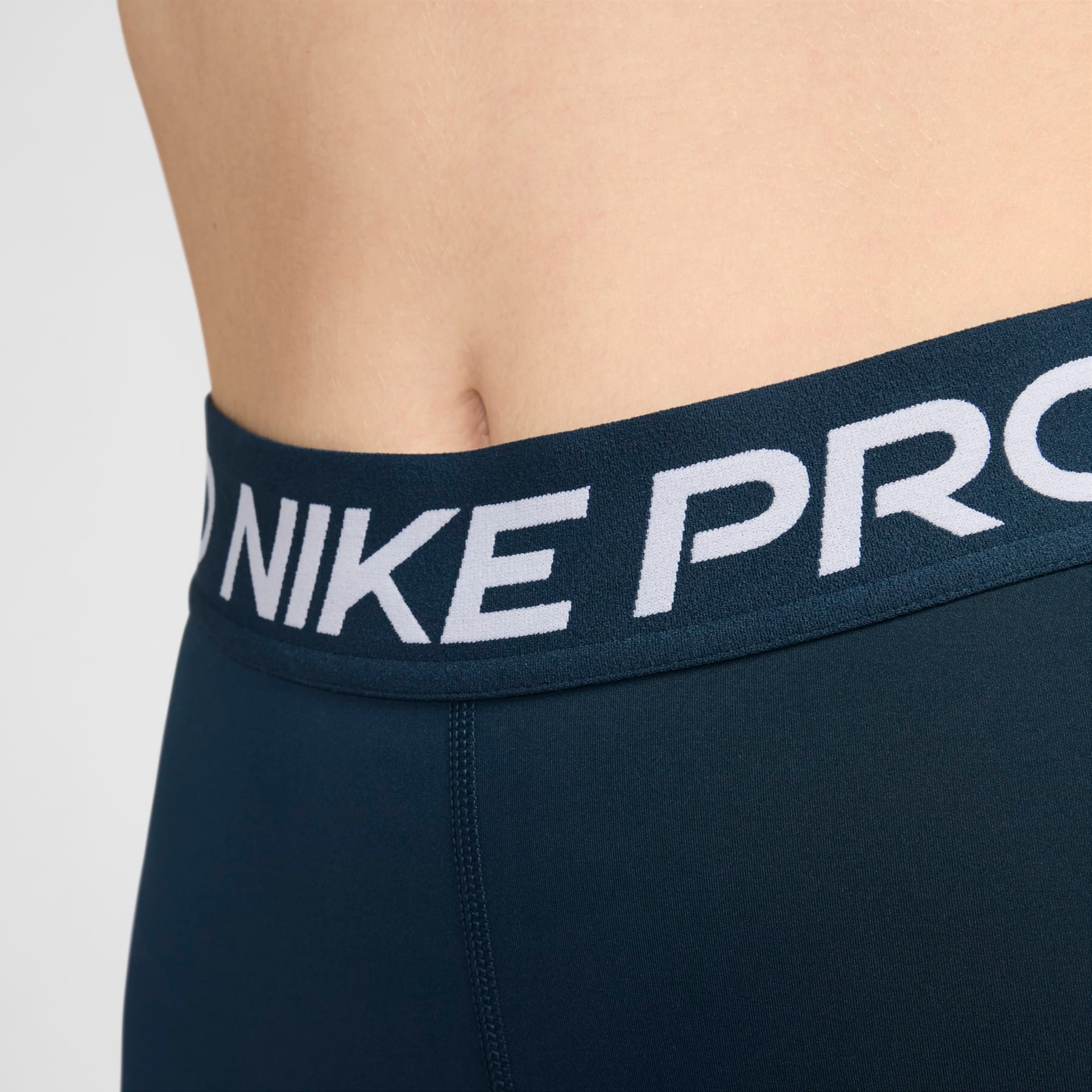 Shorts Nike Pro 365 Feminino - Foto 4