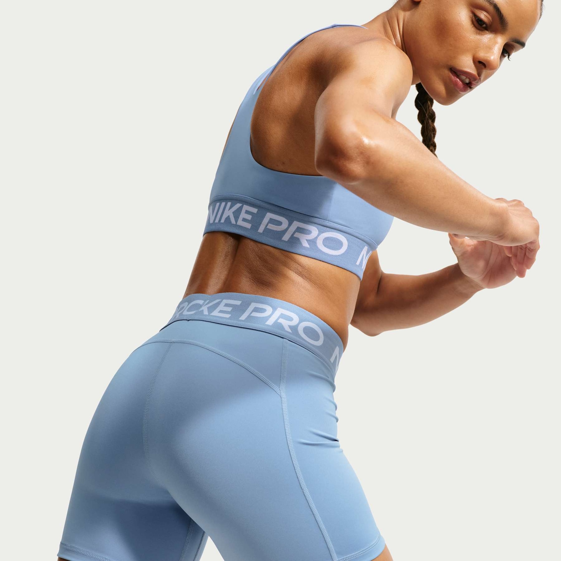 Shorts Nike Pro 365 Feminino - Foto 3