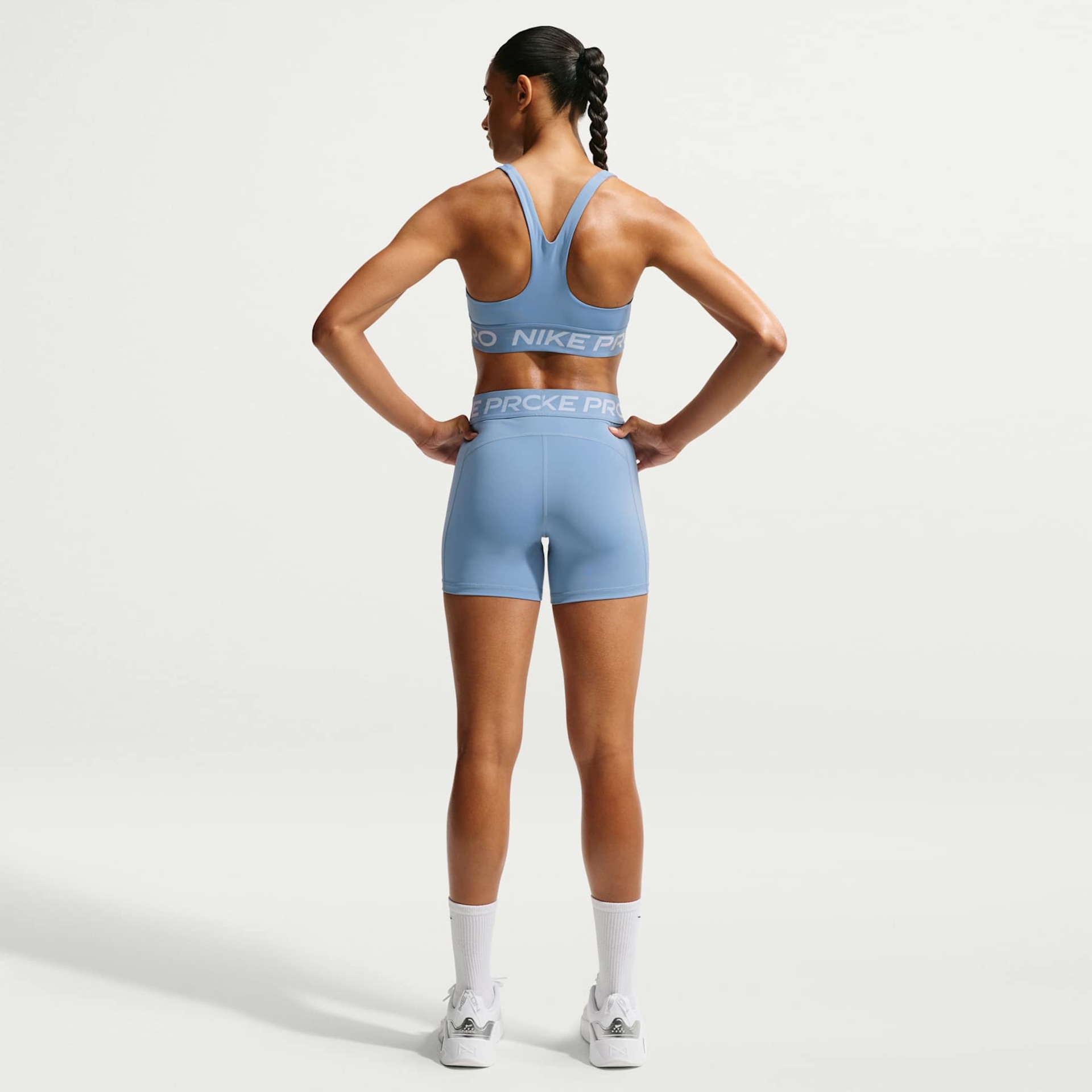 Shorts Nike Pro 365 Feminino - Foto 5