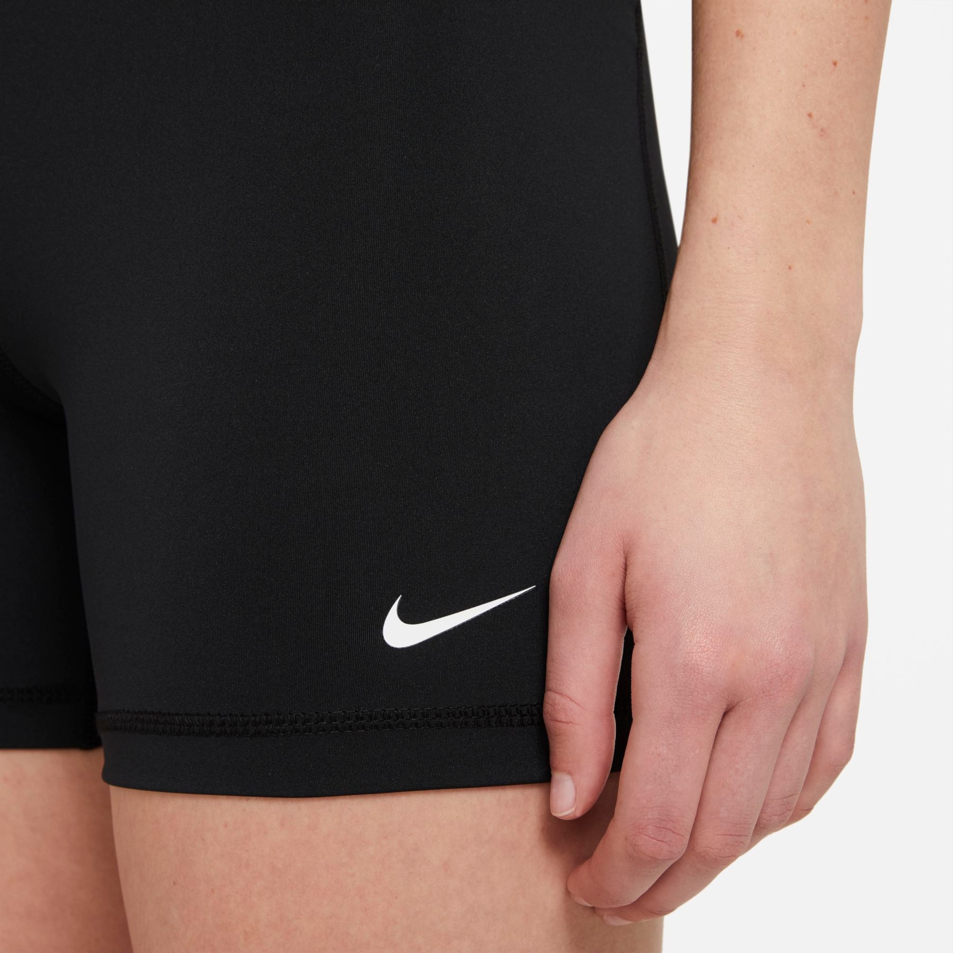 Shorts Nike Pro 365 Feminino - Foto 5