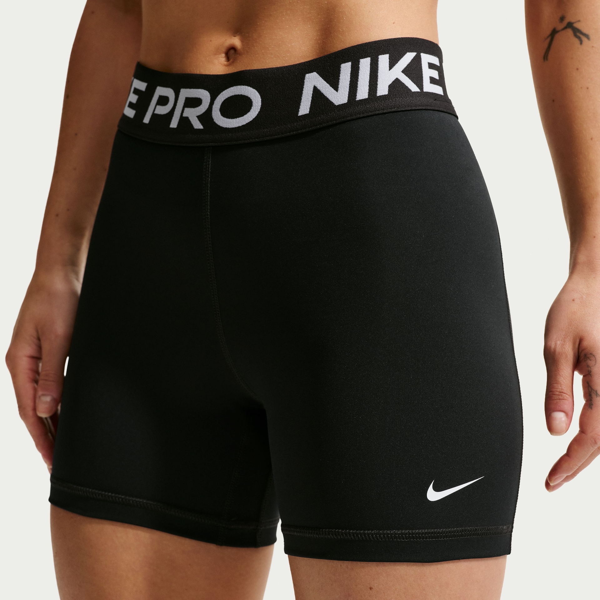 Shorts Nike Pro 365 Feminino - Foto 2