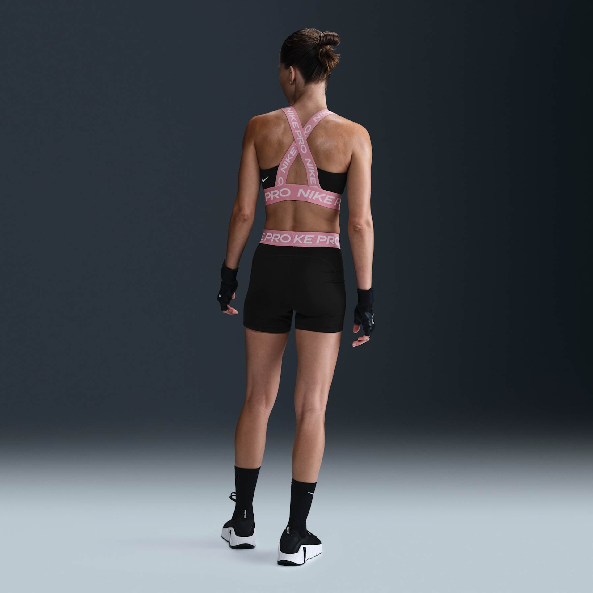 Shorts Nike Pro 365 Feminino - Foto 4