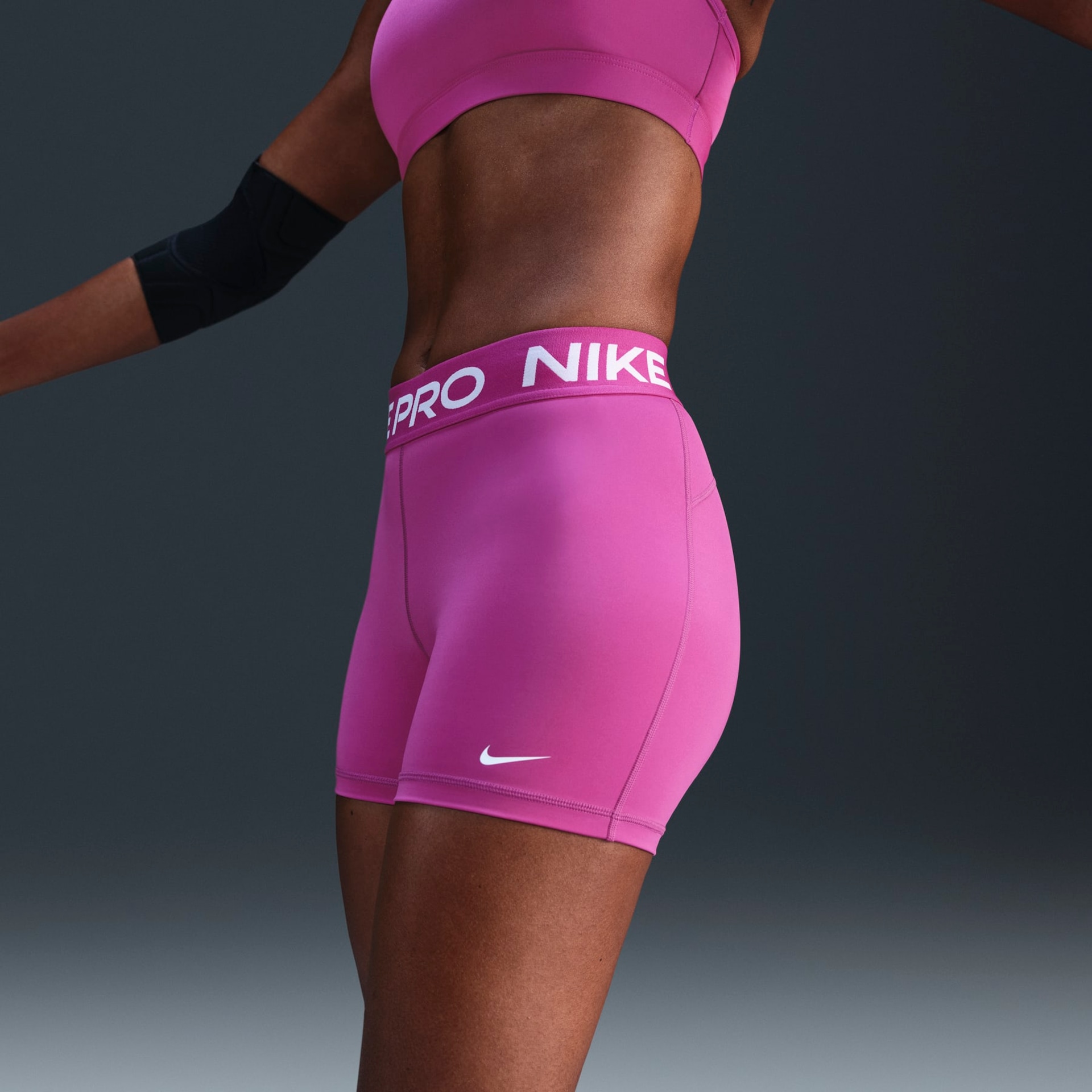 Shorts Nike Pro 365 Feminino - Foto 3