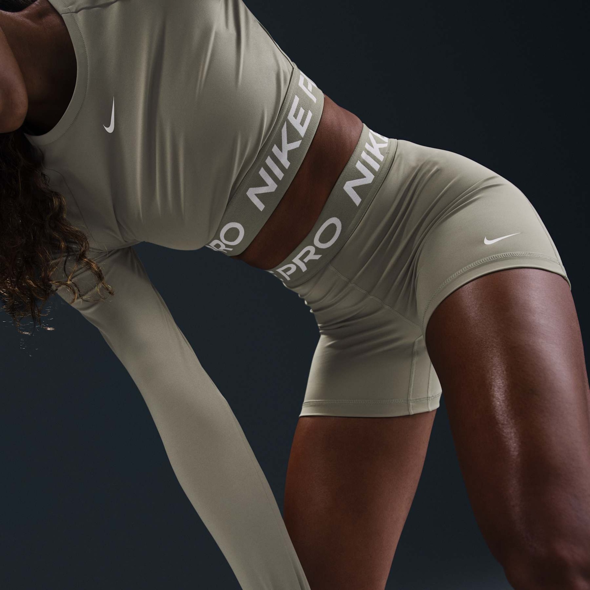 Shorts Nike Pro 365 Feminino - Foto 5